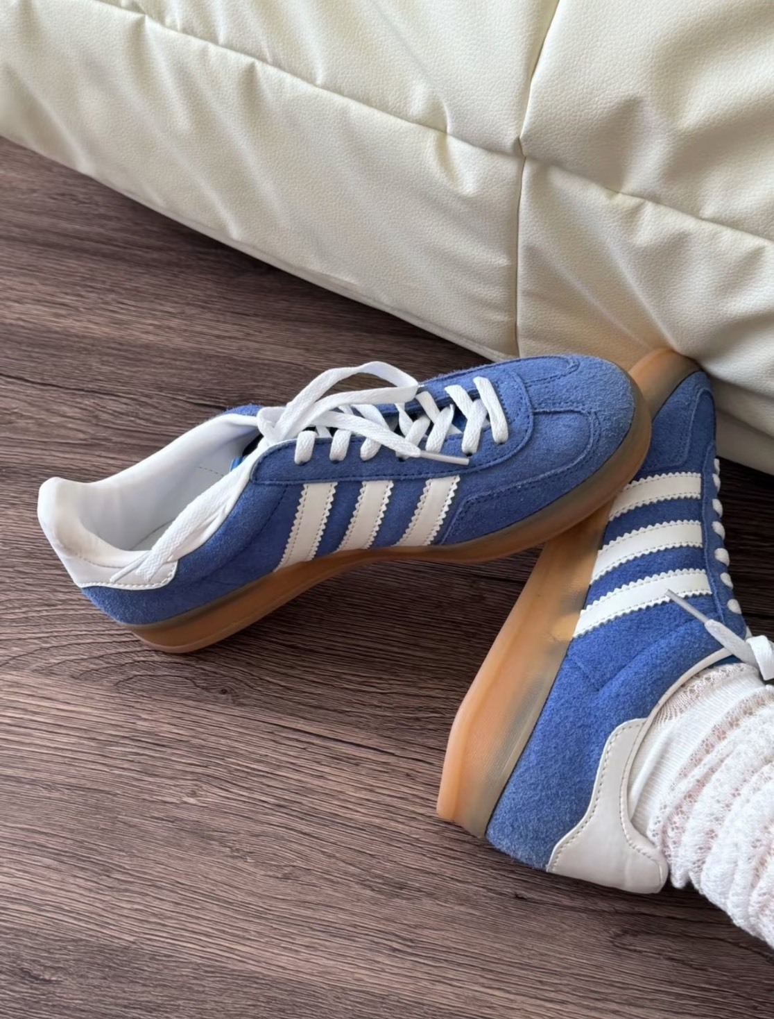 〈夏日的小清新🧊〉Adidas Originals Gazelle Indoor 寶寶藍白 德訓鞋 麂皮 復古板鞋 焦糖底 生膠底 女款