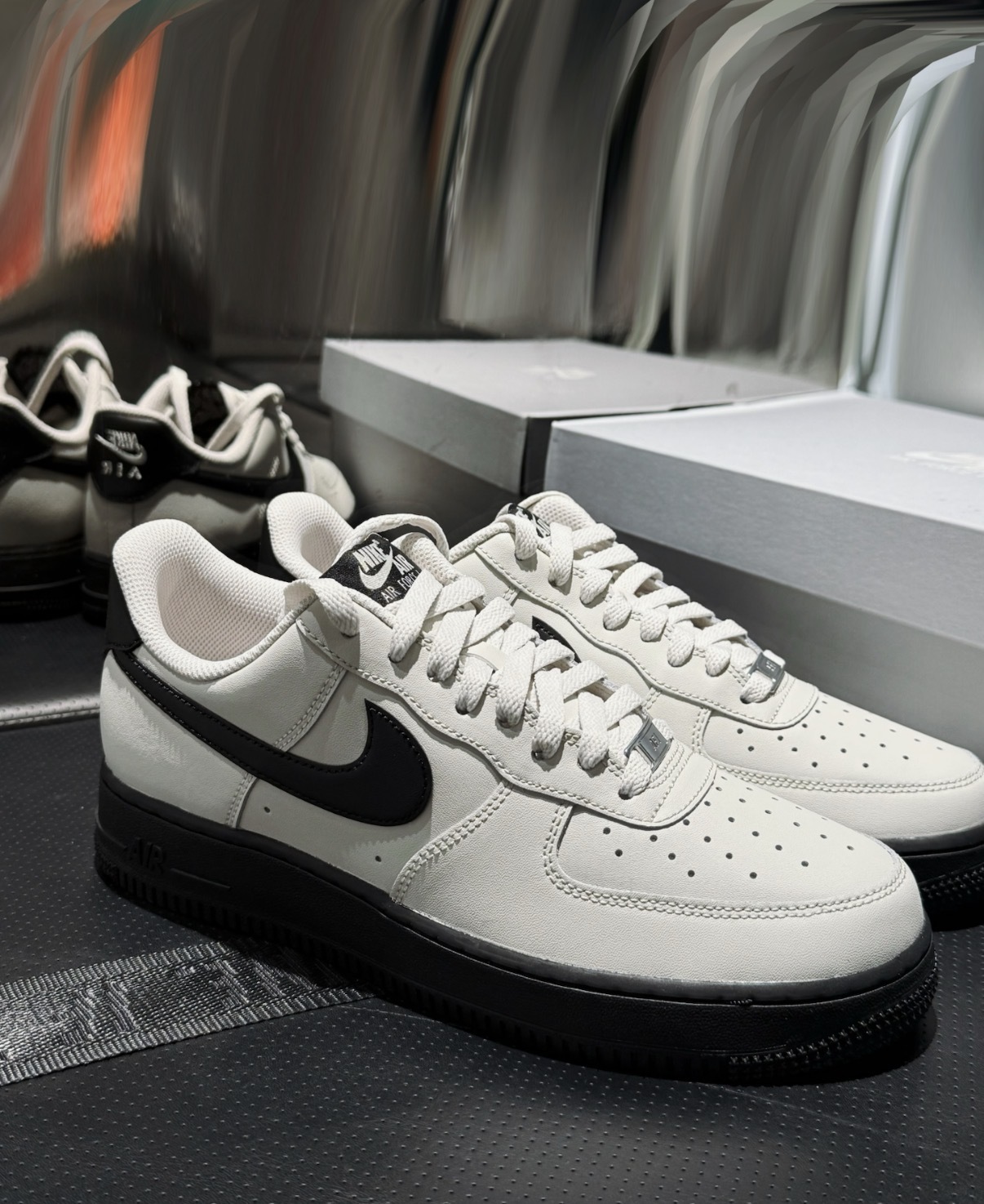 男鞋 NIKE AIR FORCE 1 '07 淺骨白黑 皮革 復古 經典 休閒鞋【FJ4146-005】AF1 WAF1