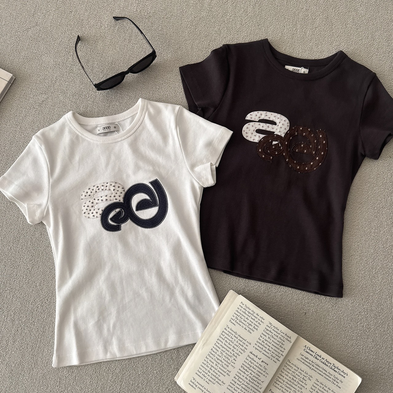 （現貨）韓牌 aeae APPLIQUE FLOWER LOGO 小碎花 短T AE46SWTS013