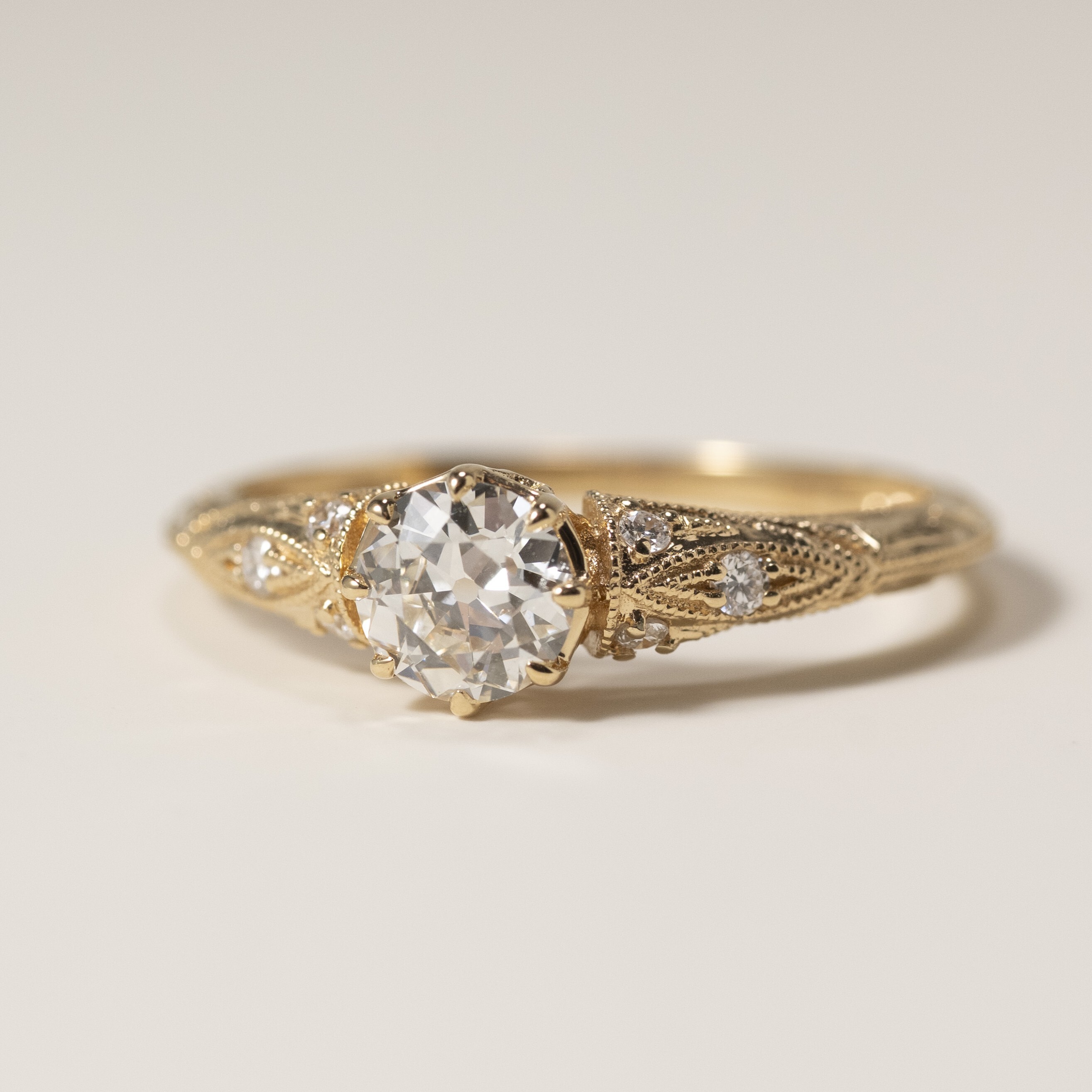 18K Antique Diamond Ring