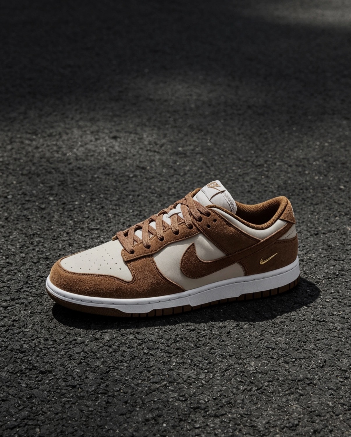 女鞋 NIKE W DUNK LOW 'Light British Tan Cream' 棕色 金色小勾 麂皮 復古 運動 休閒鞋【IO4244-200】