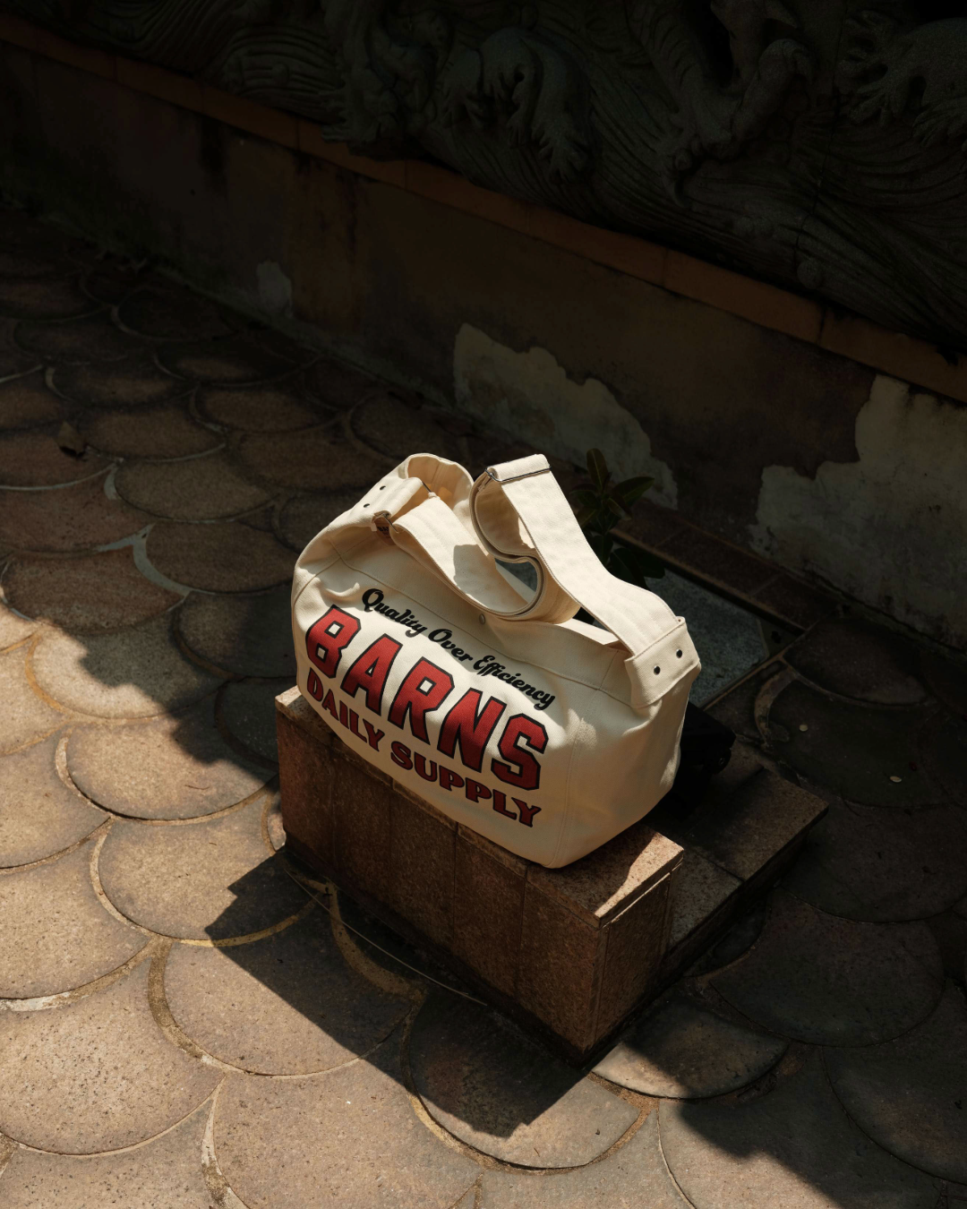 [現貨] Barns Outfitters Newspaper Bag | Ivory / Navy |  BR-26394