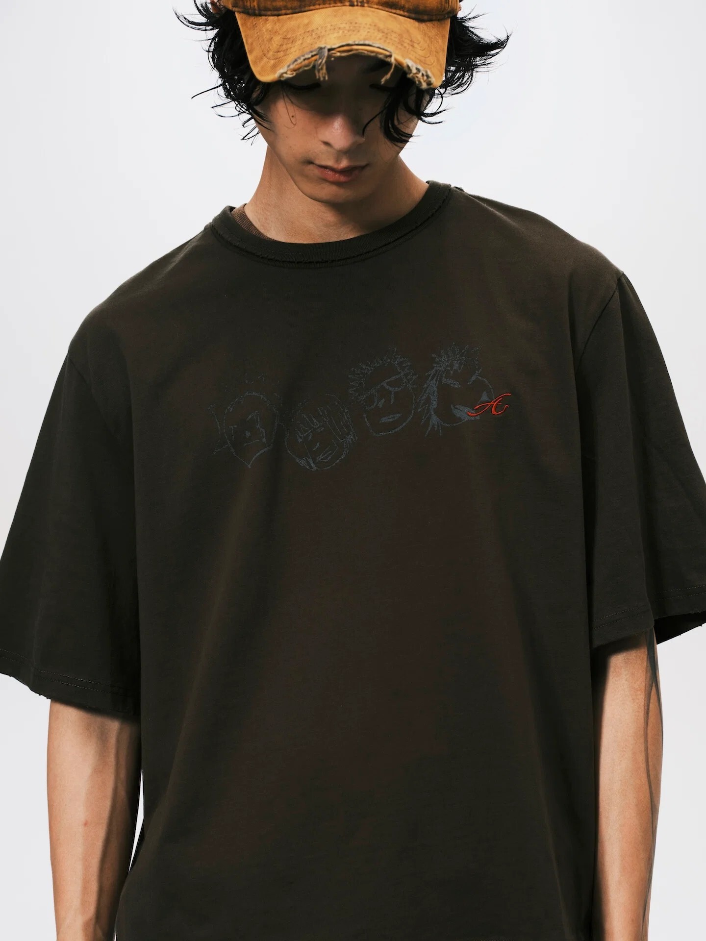 ANOWHEREMAN TEAM PRINT CROPPED TEE