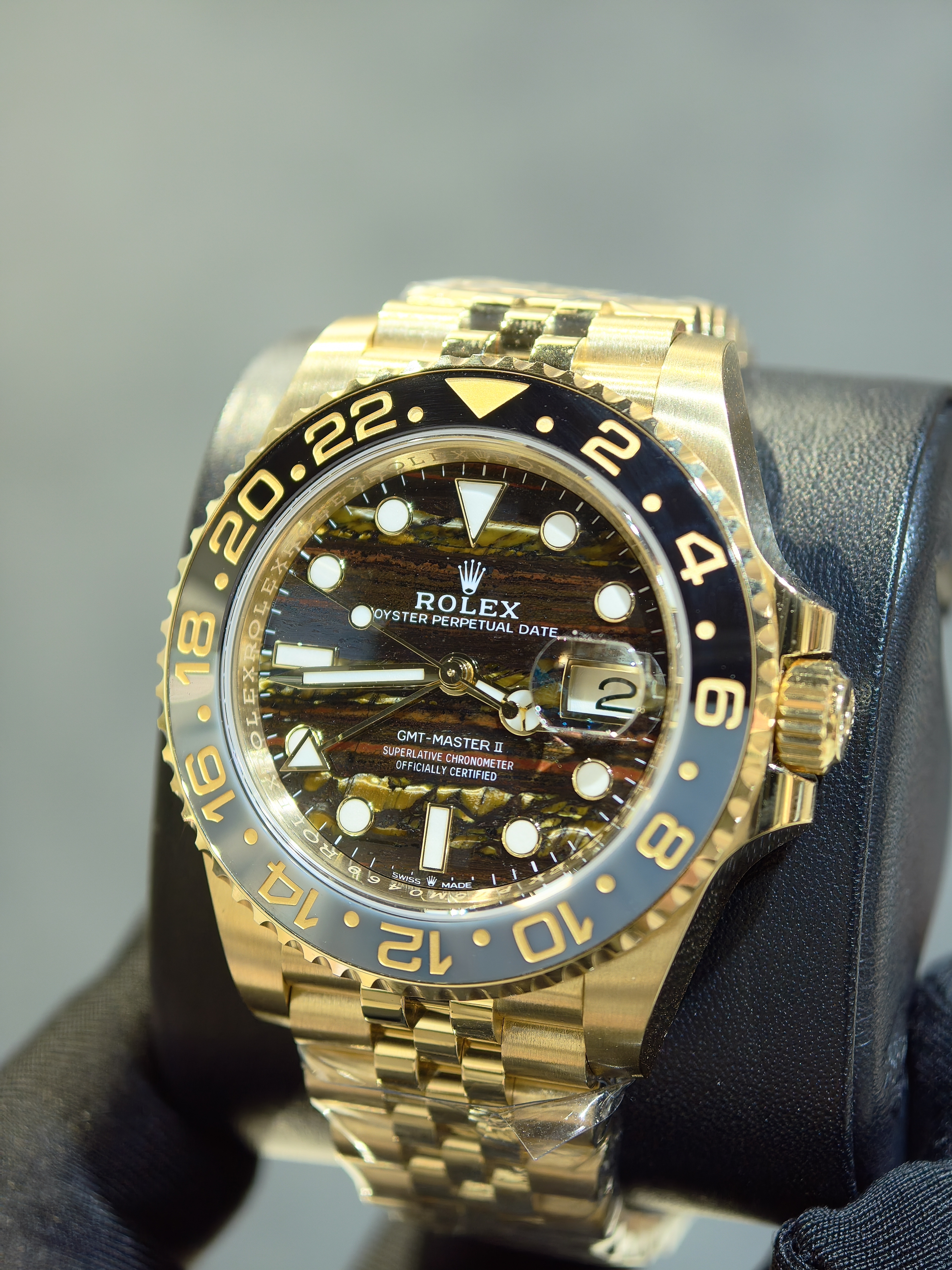 BRAND NEW ROLEX 126718GRNR 126718 TIGER IRON OYSTER PERPETUAL GMT-MASTER II YELLOW GOLD 40mm