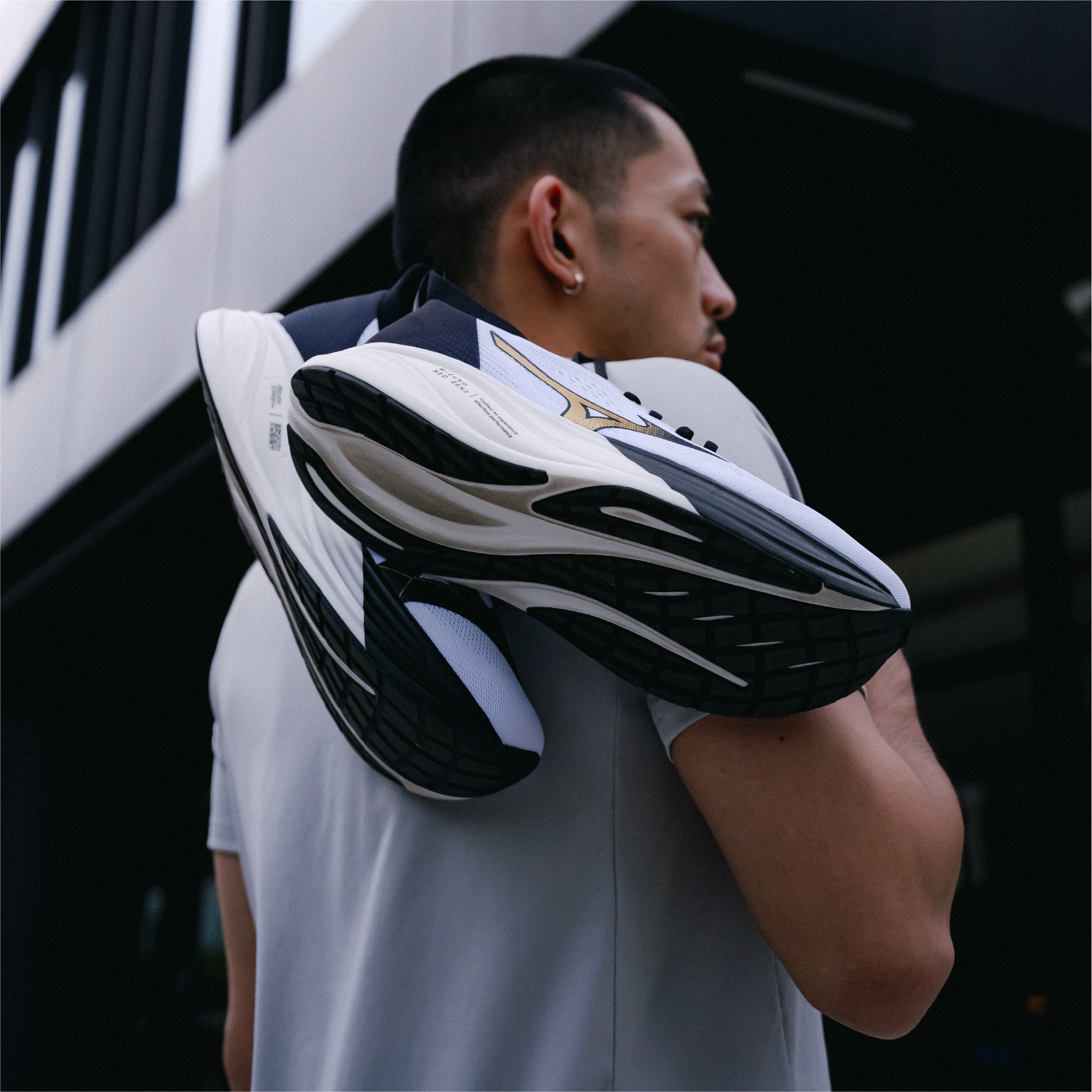 Mizuno 美津濃 NEO ZEN 2 J1GC268201 男 慢跑鞋 跑鞋 路跑 白 黑