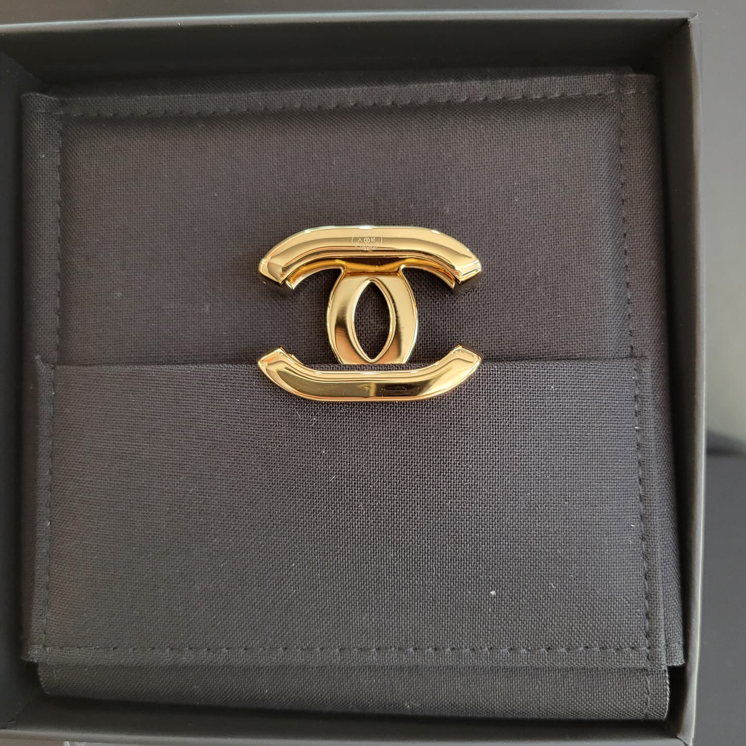 CHANEL AAC060 GOLD SCARF RING
