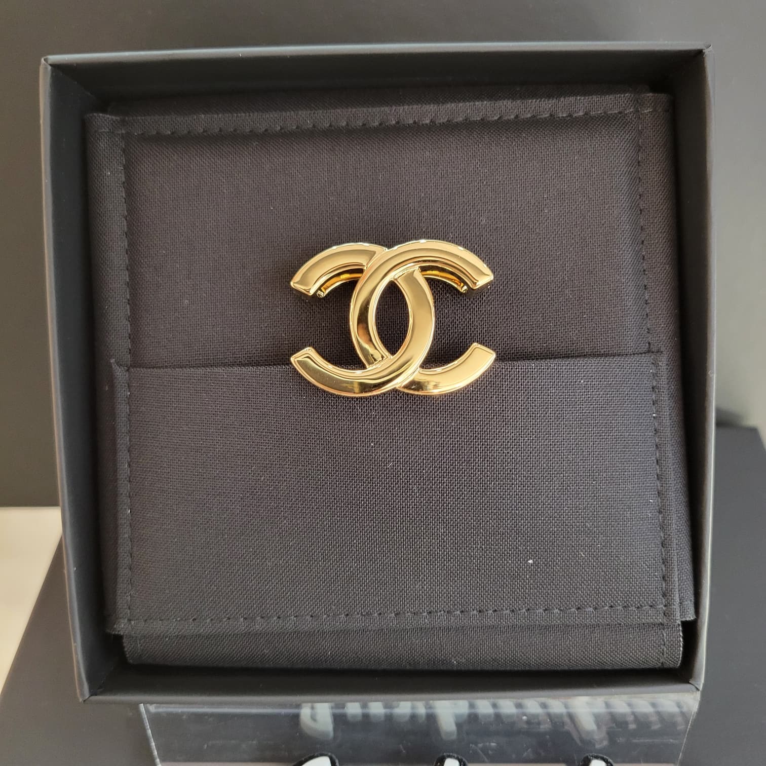 CHANEL AAC060 GOLD SCARF RING