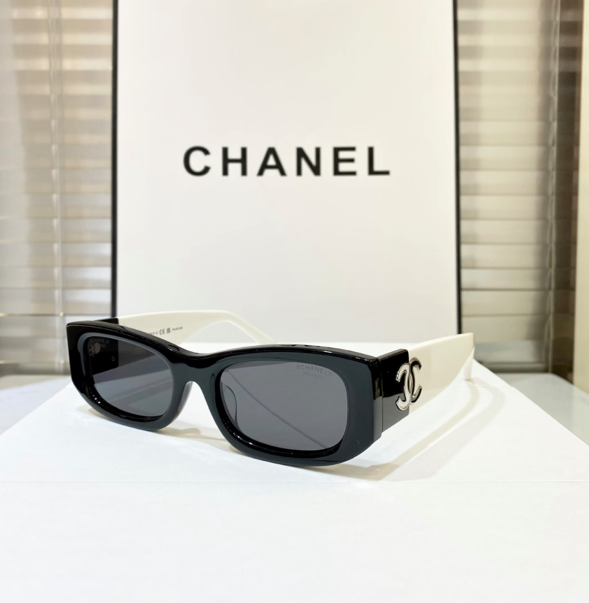Chanel Rectangle Black & White Sunglasses太陽眼鏡