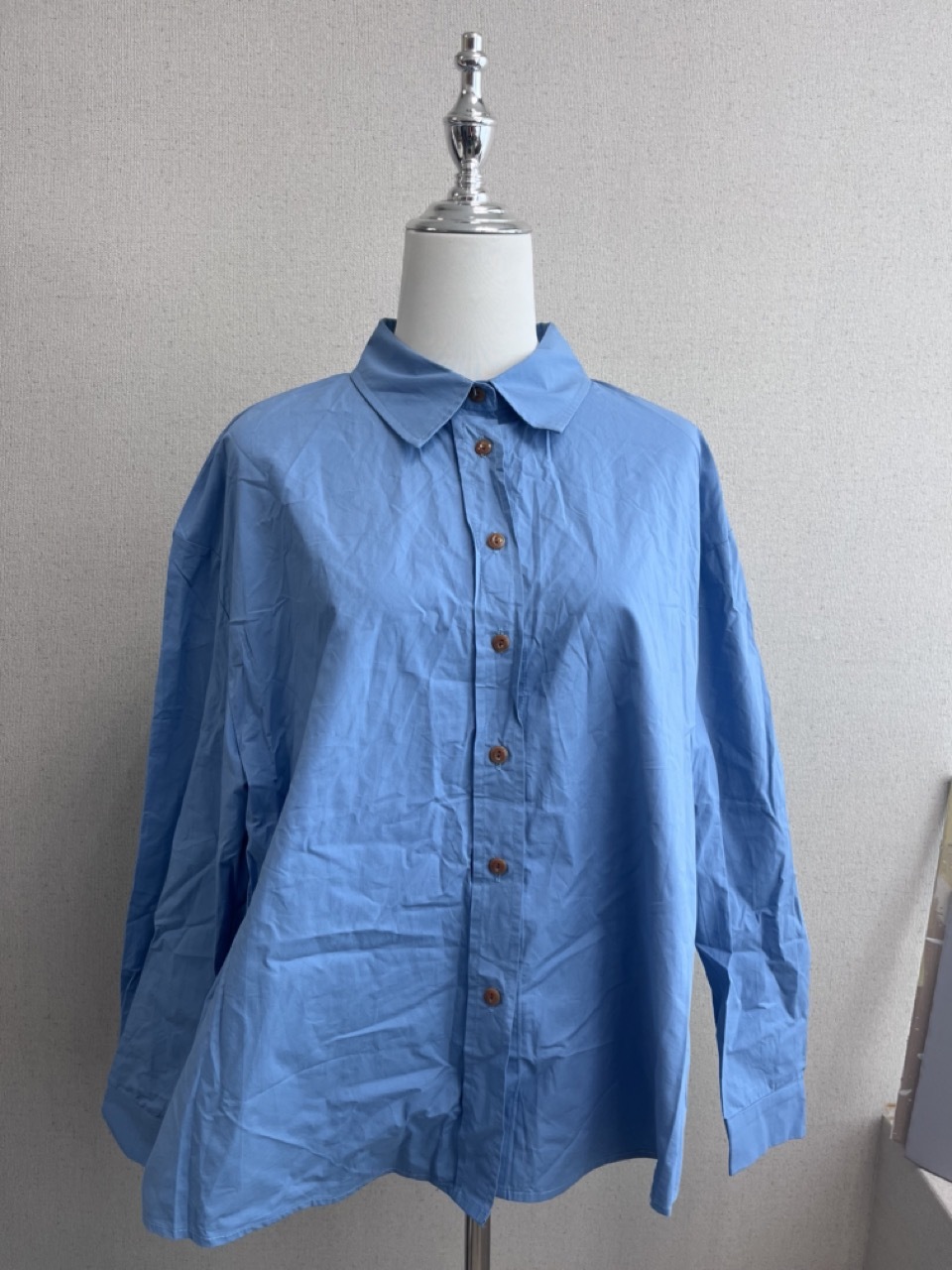 編號38(藍襯衫)