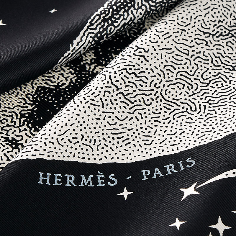 HERMES Clair de Lune scarf 70 Noir / Blanc