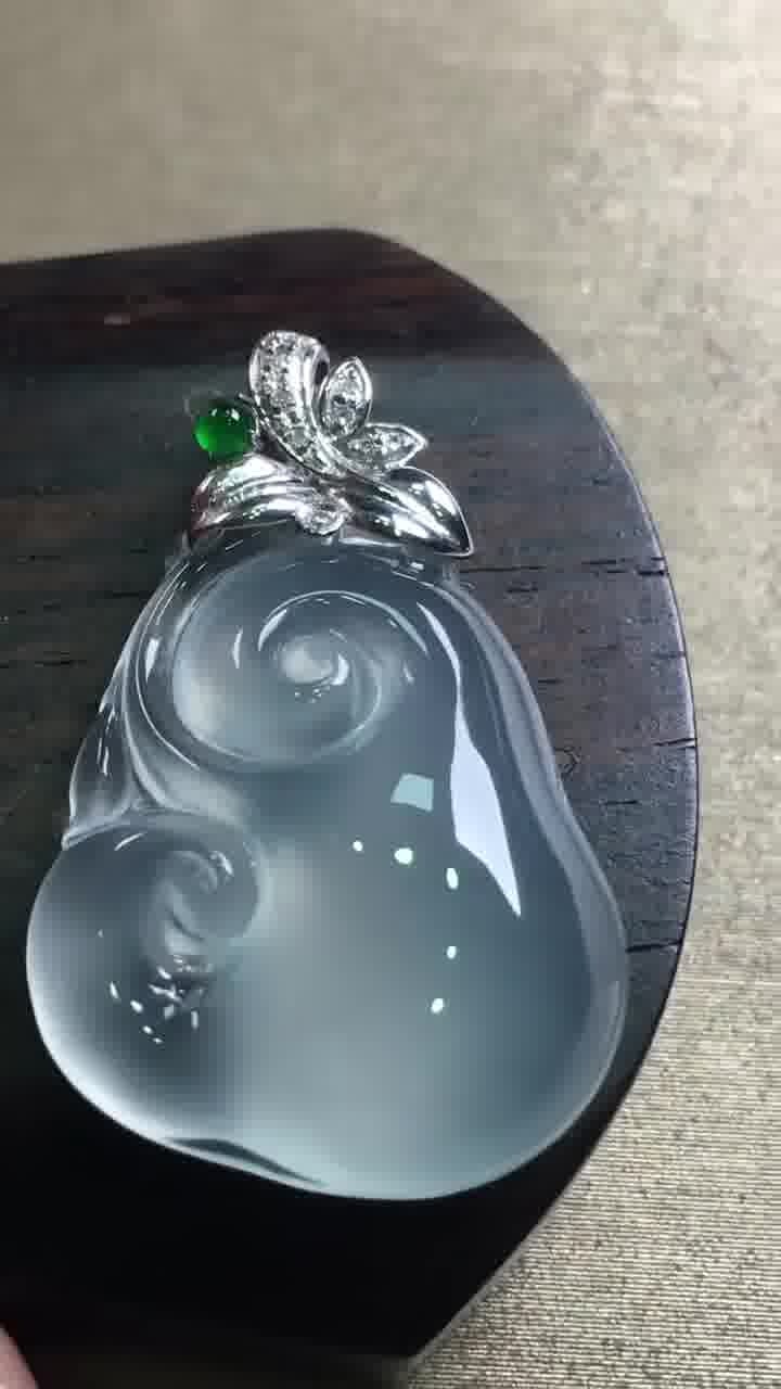 726313 翡翠高冰如意