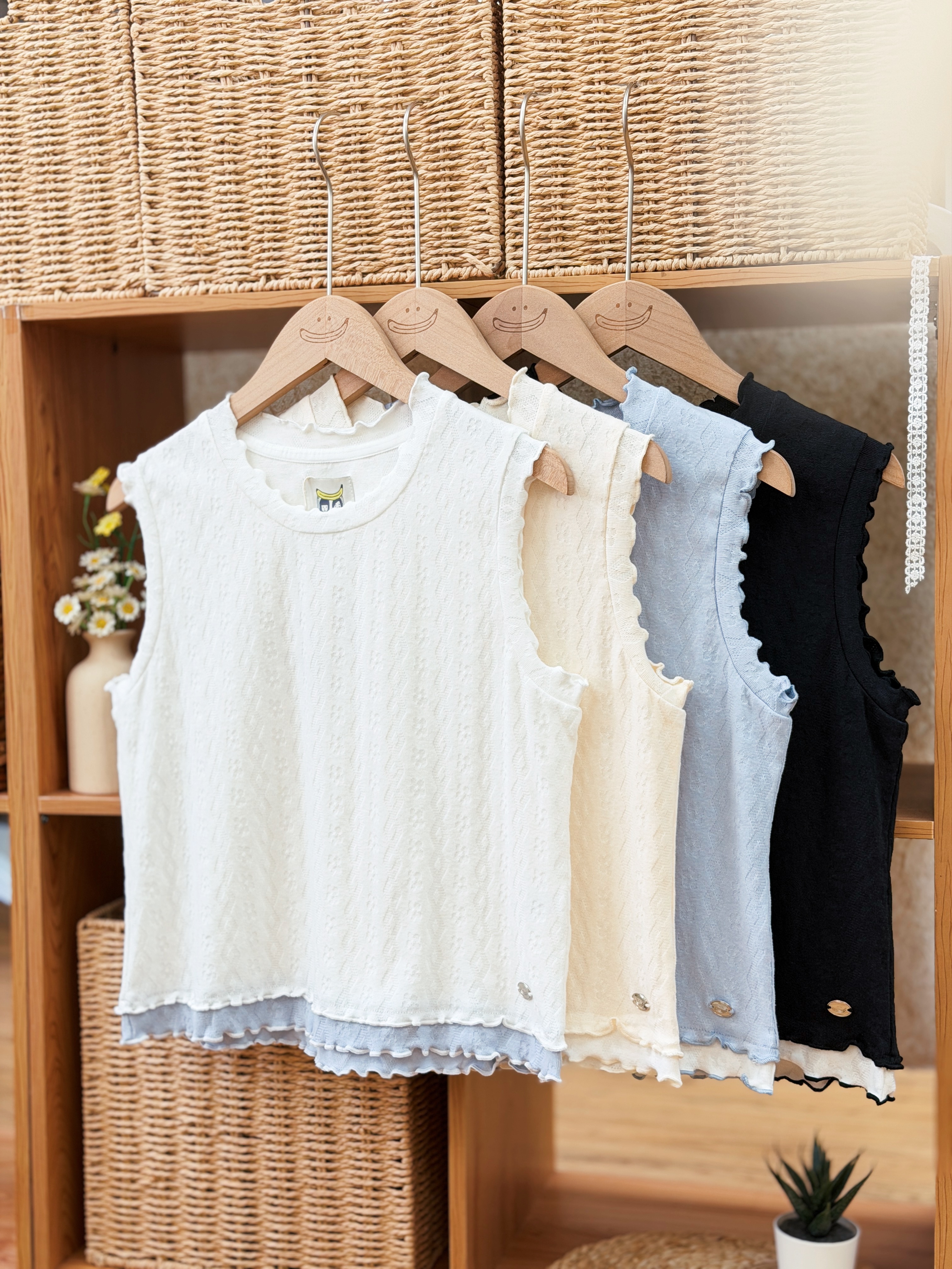 四色 / 花朵雙層拼色滾邊背心 / Floral Two-Tone Ruffle Edge Tank Top