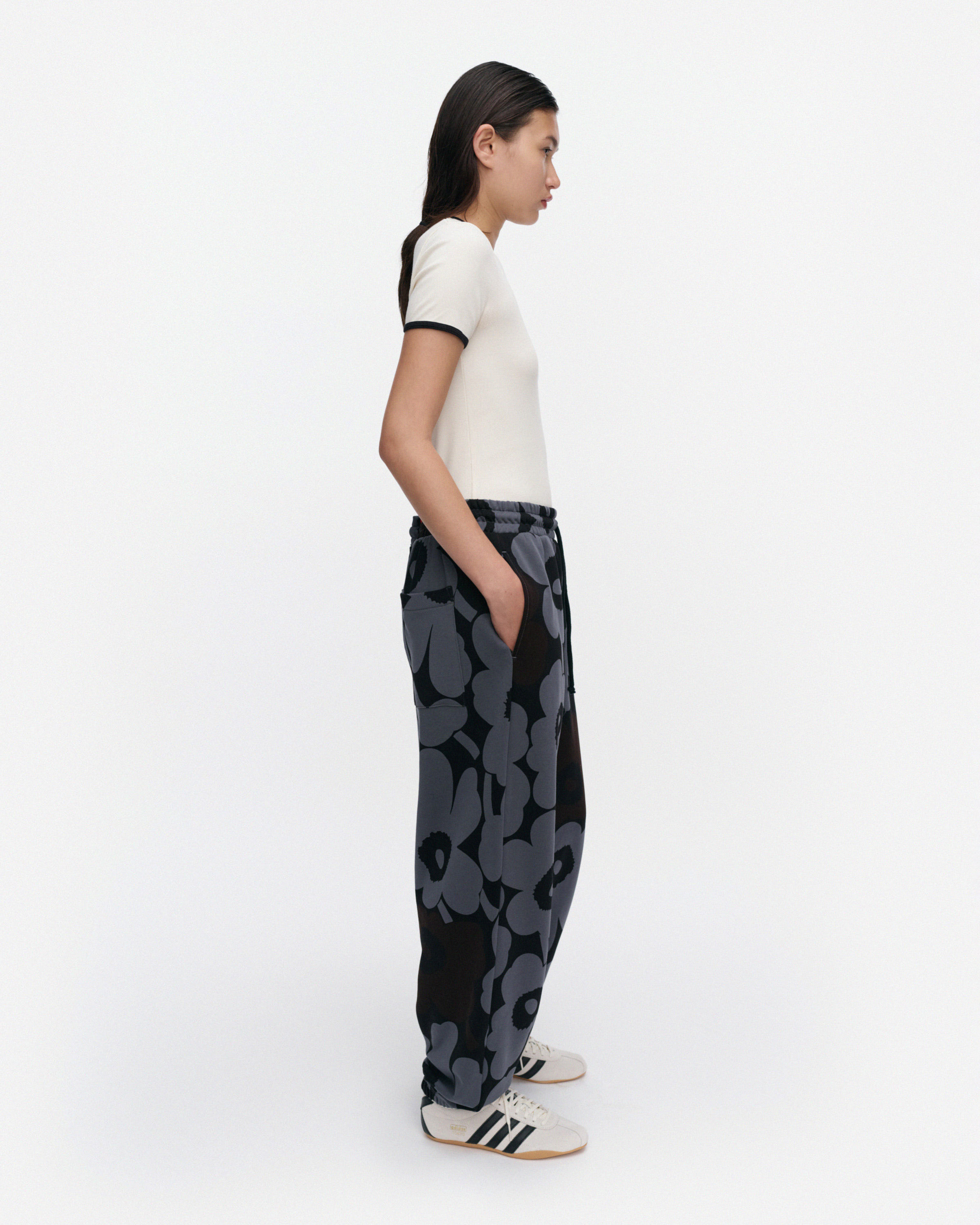 Joggerit Pieni Unikko Kioski sweatpants