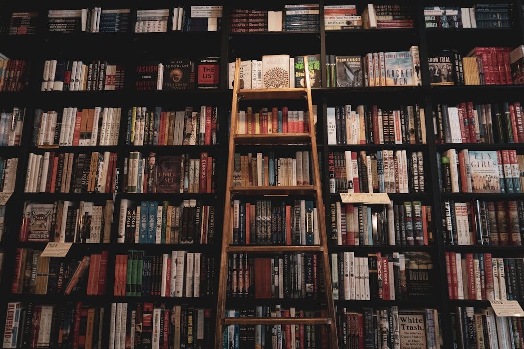誠品書店書架,滙豐學生卡書店優惠