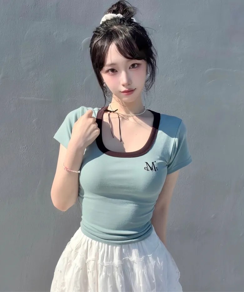 【OWN】Mucent 短袖 上衣 胸前 小LOGO 撞色 彈性 貼身 春夏 女款 黑色 炭灰 灰色 白色 酒紅 淺藍 淺綠 P0000CIZ
