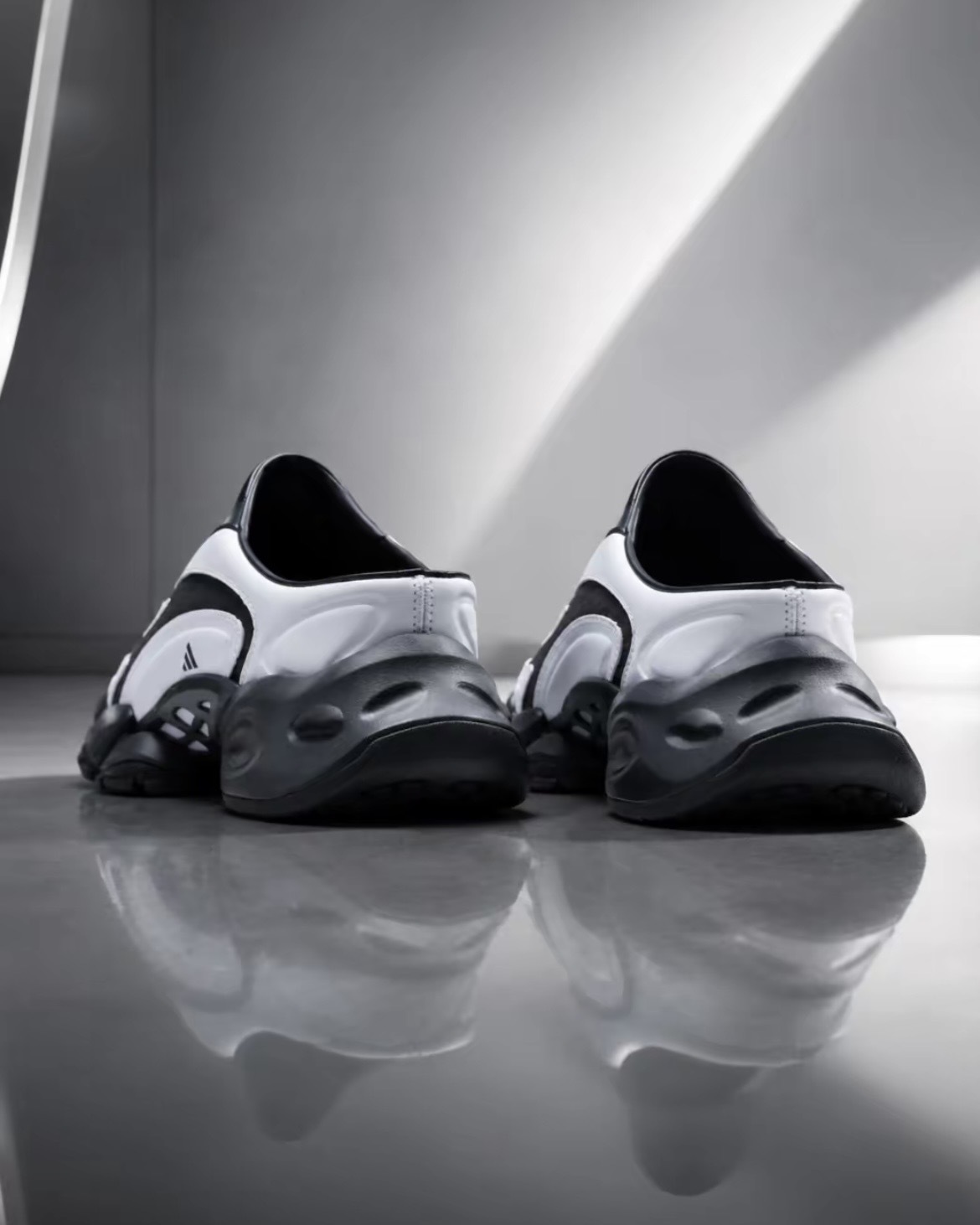 (預訂) Adidas XLG Runner Mule FOS - White Black
