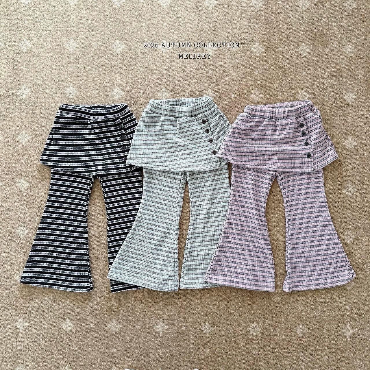 MELIKEY Button Bootcut Pants