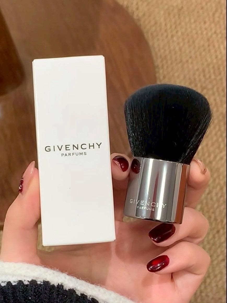 Givenchy紀梵希頂級散粉刷
