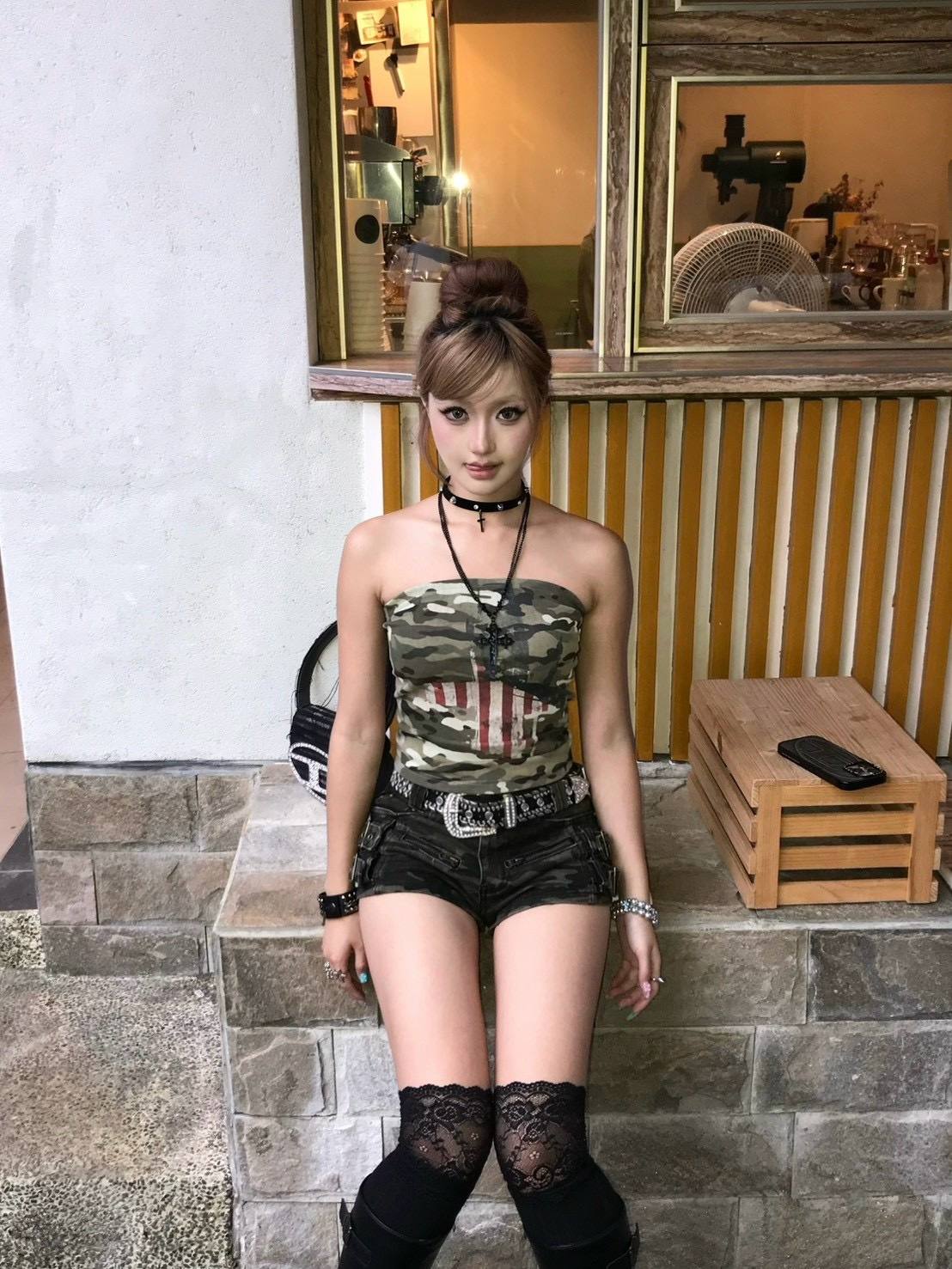 輕亞街頭感 十字國旗潑墨平口上衣 迷彩
