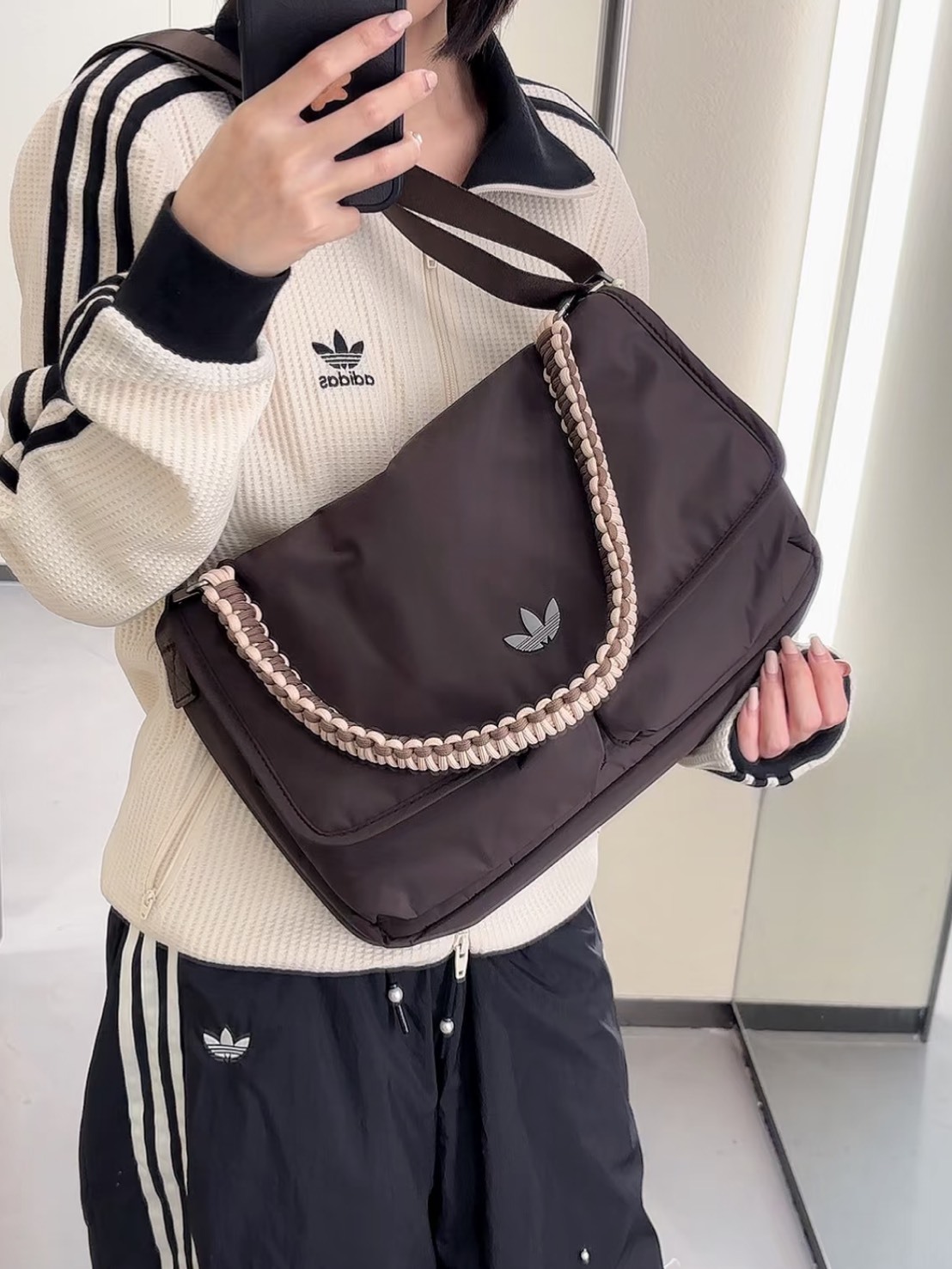 ADIDAS ORIGINALS 13.1L 摩卡棕 郵差包