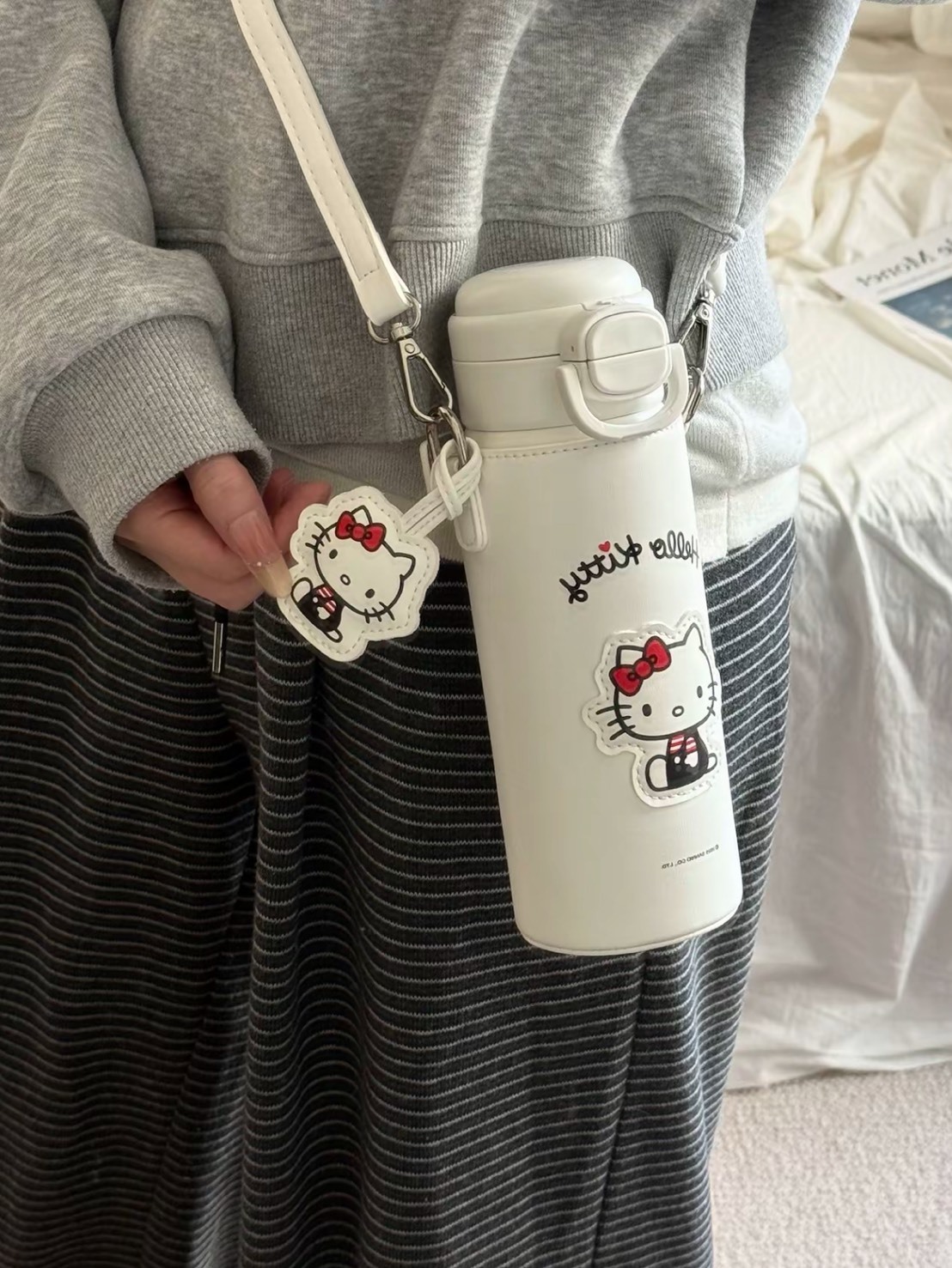正版授權 SANRIO 三麗鷗 HELLO KITTY 一杯雙飲保溫杯  帶杯套 禮盒裝 白色 550ML