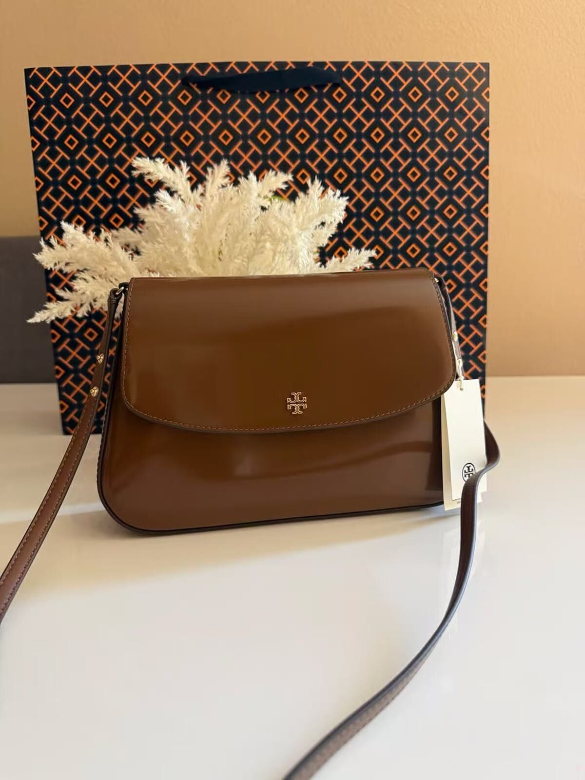 【預購】Tory Burch H0808154 merson 平滑皮革兩用翻蓋肩背包 (啡色)