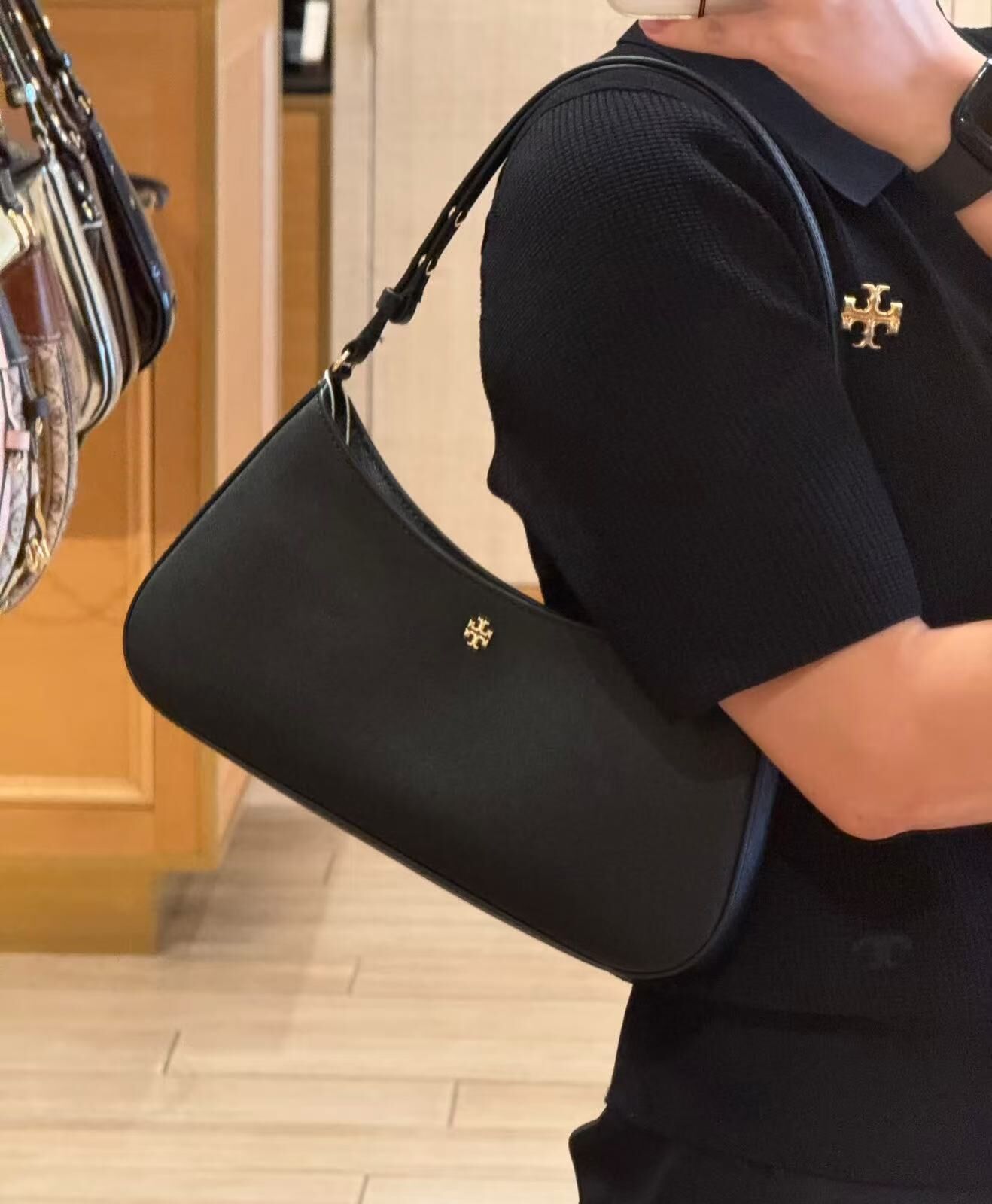 【預購】Tory Burch H0808155 Rory 十字紋皮革腋下包 (黑色)