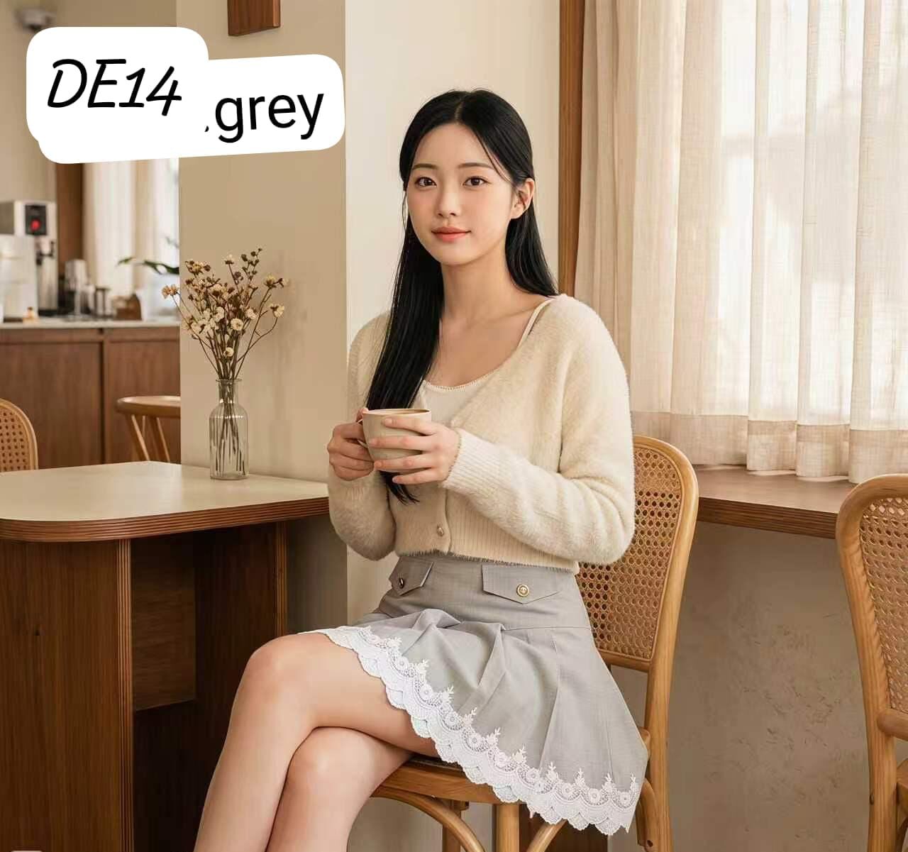 DE14   橡根裙褲  腰28-40 長18 $339