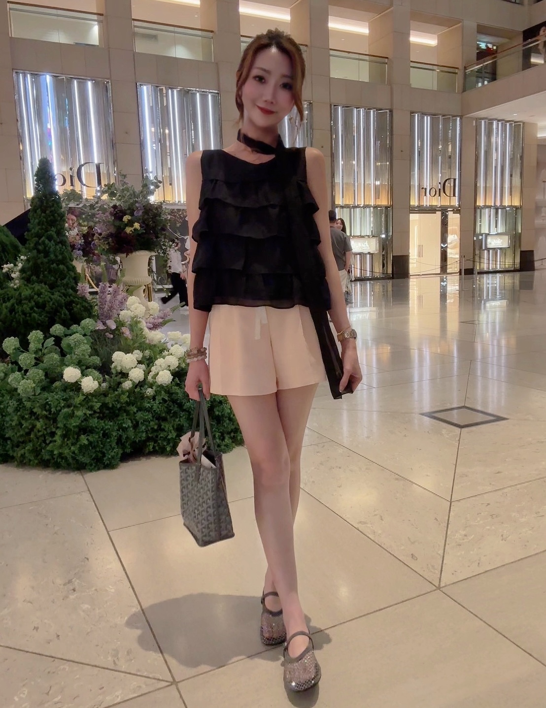 GLOSSY TIERED SLEEVELESS TOP WITH SCARF 210726