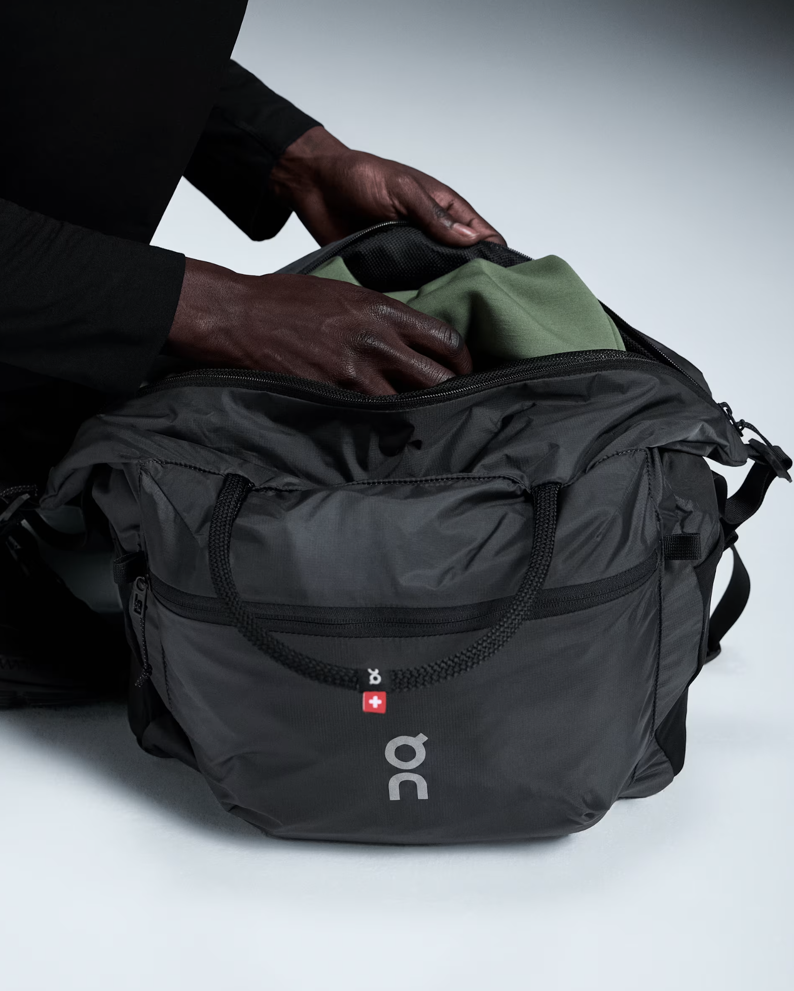 [INSTOCK] On Track Pack 35L | Magnet Black