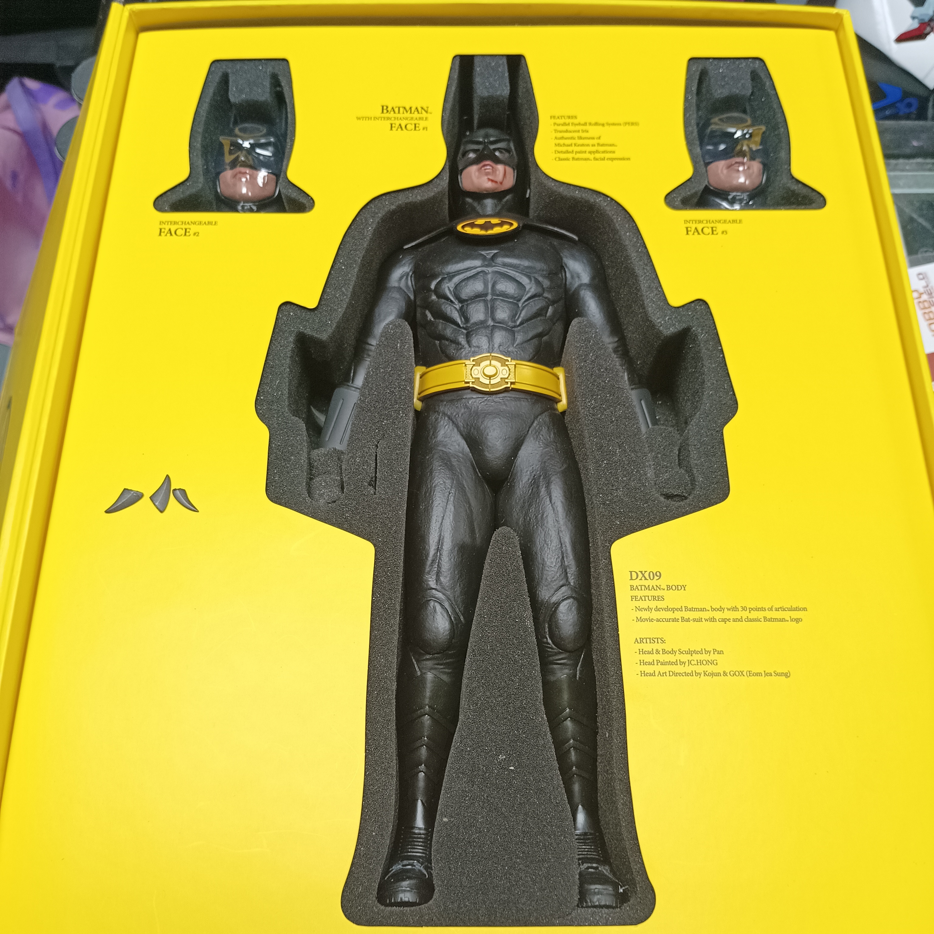 寄賣-Hot Toys Batman 1/6 DX09 手臂刀刃脫落並缺失