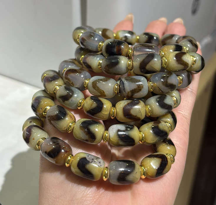 260808 - C1 不丹虎穴寺蓮花生大士虎牙天珠手串（預計9月中到貨，只限尖沙咀門店自取不包郵）