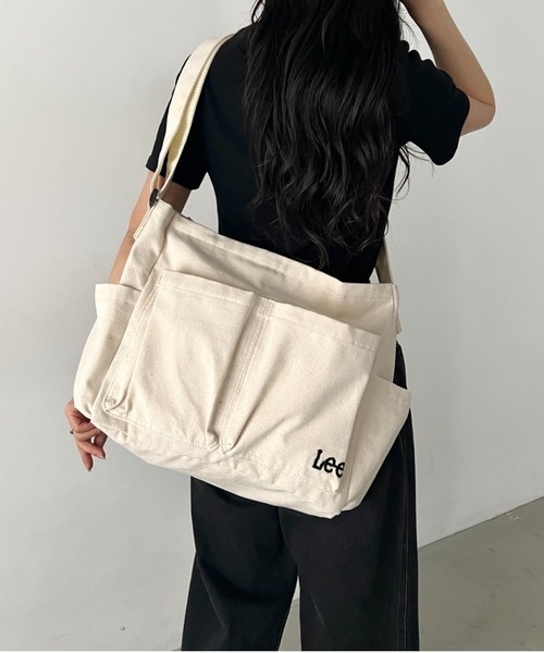 Lee / 3D Pocket Canvas Shoulder Bag