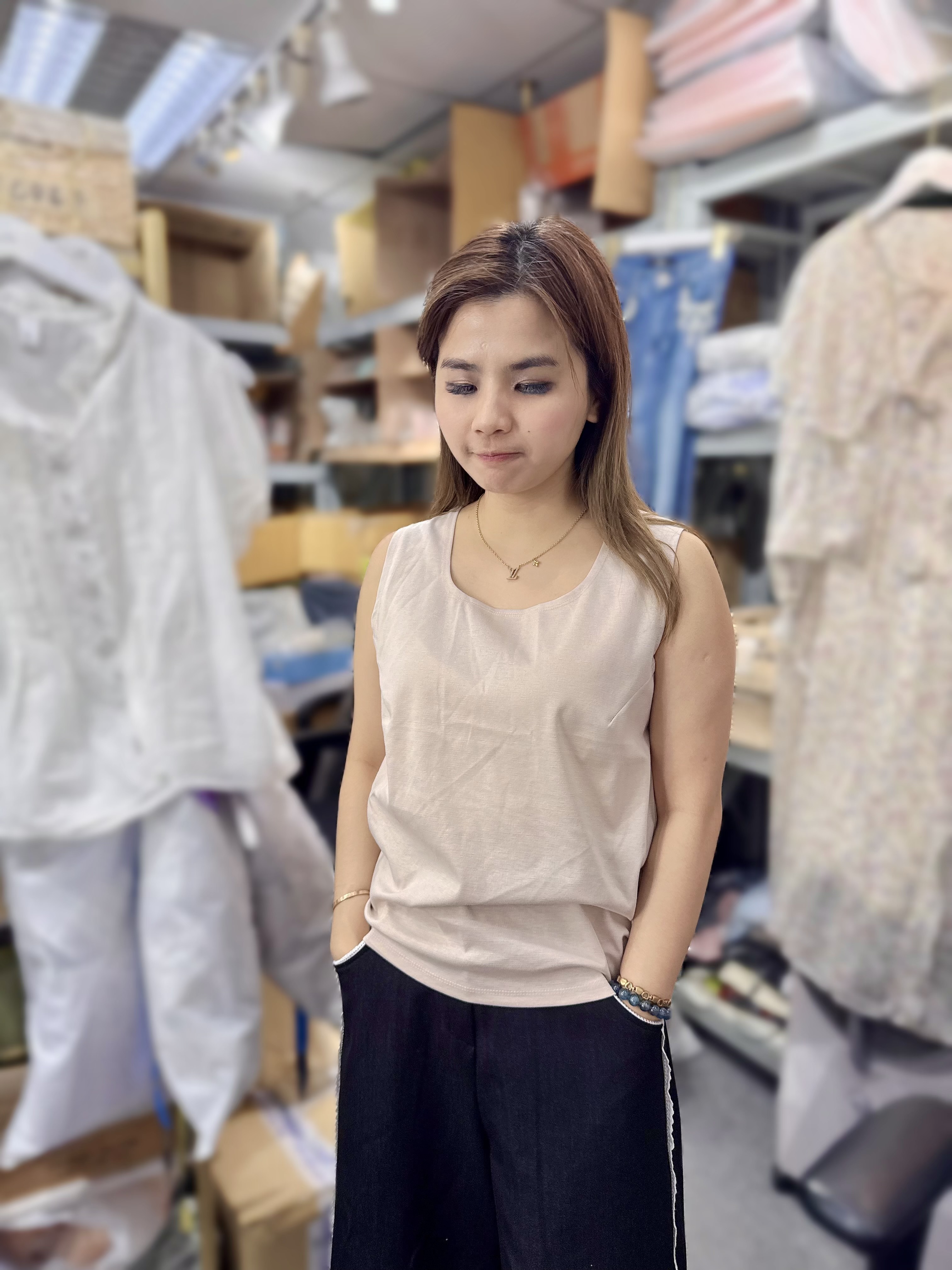 (現貨杏)SC08  韓國背心  胸36_44 長 20.5 $499 (一口價)