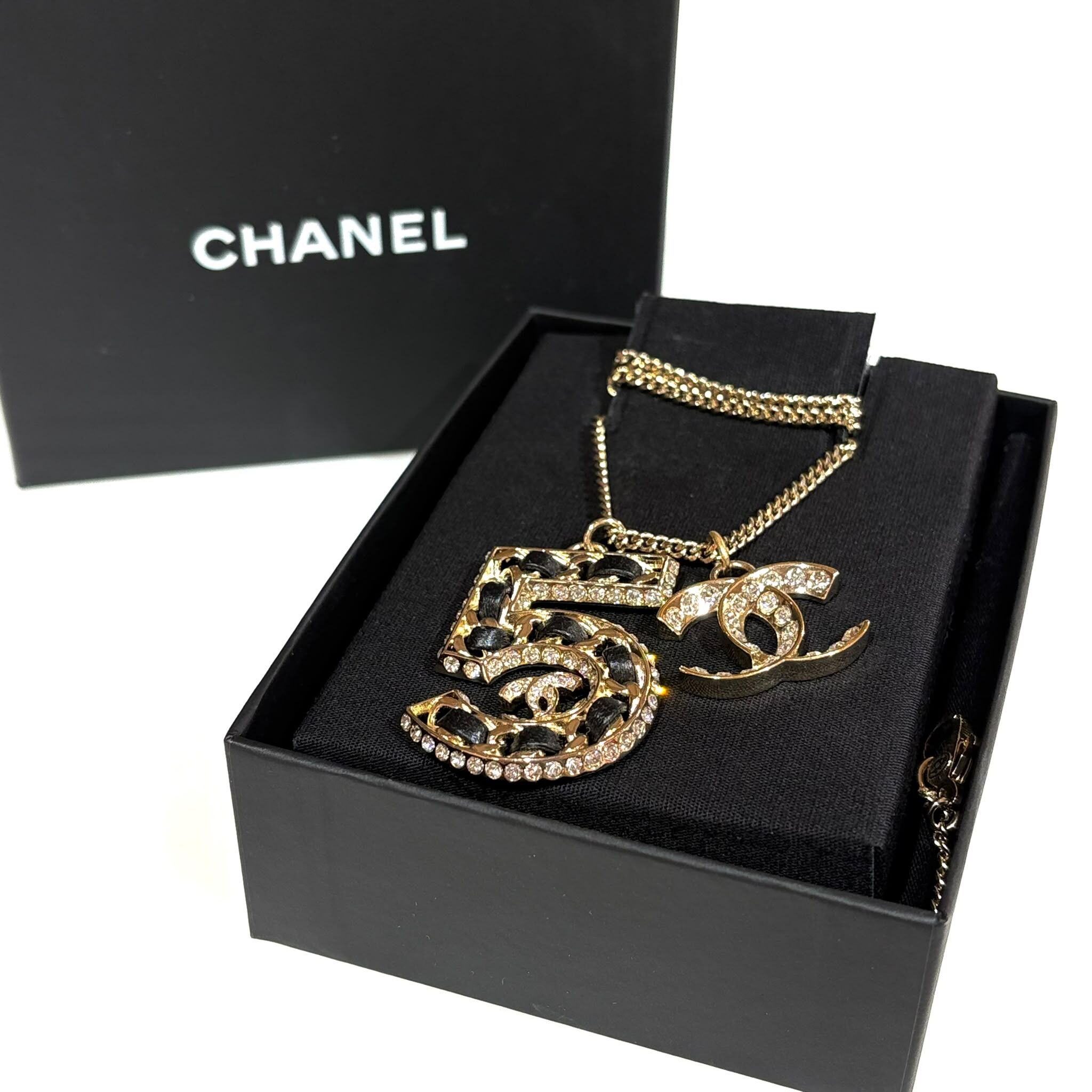全新CHANEL頸鏈 毛衣鏈 NO.5 LOGO 水晶鑲嵌 / 織皮工藝 #BRAND NEW #香榭站正品