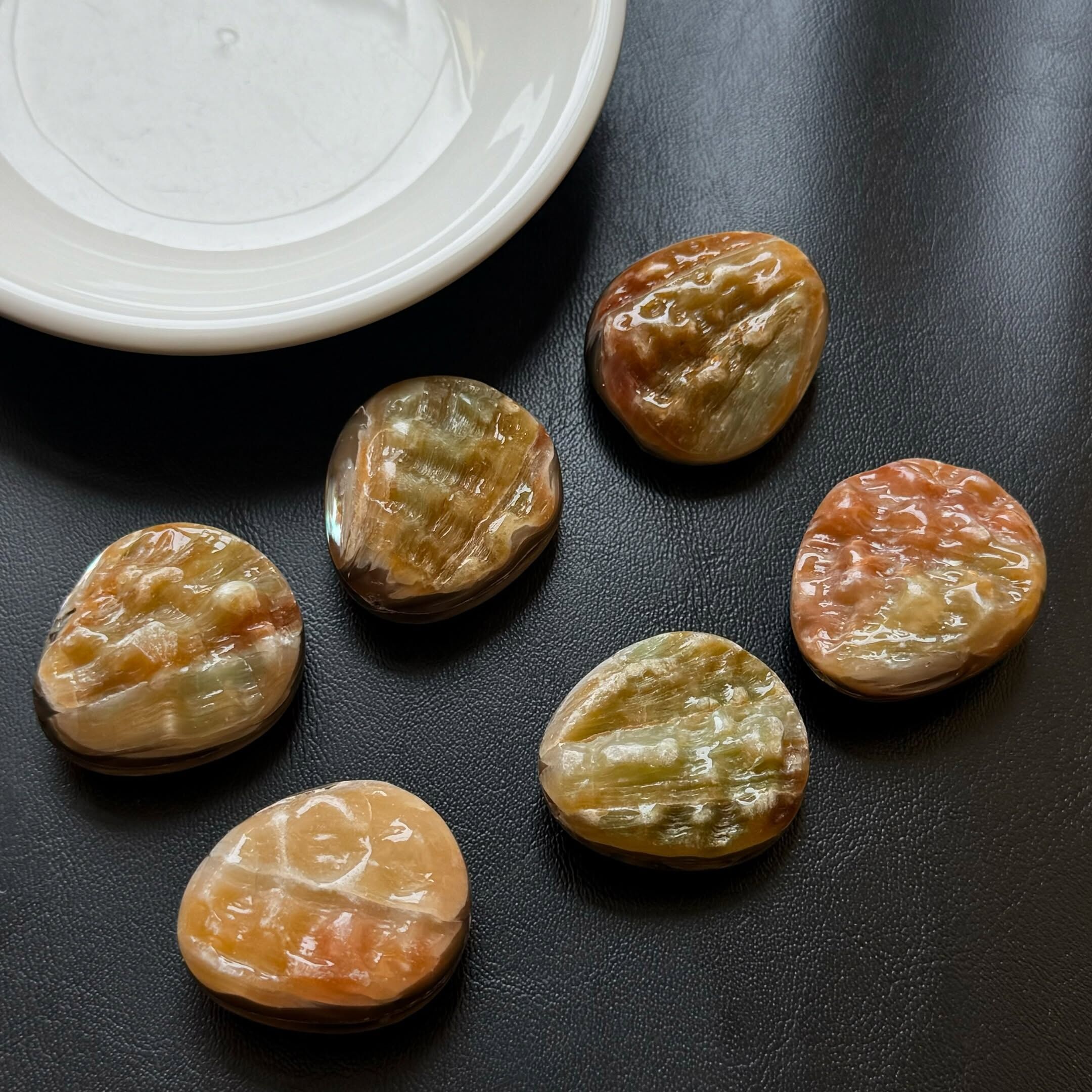 [原石] 鮑魚貝 通孔 約 32x23x12mm 串珠材料