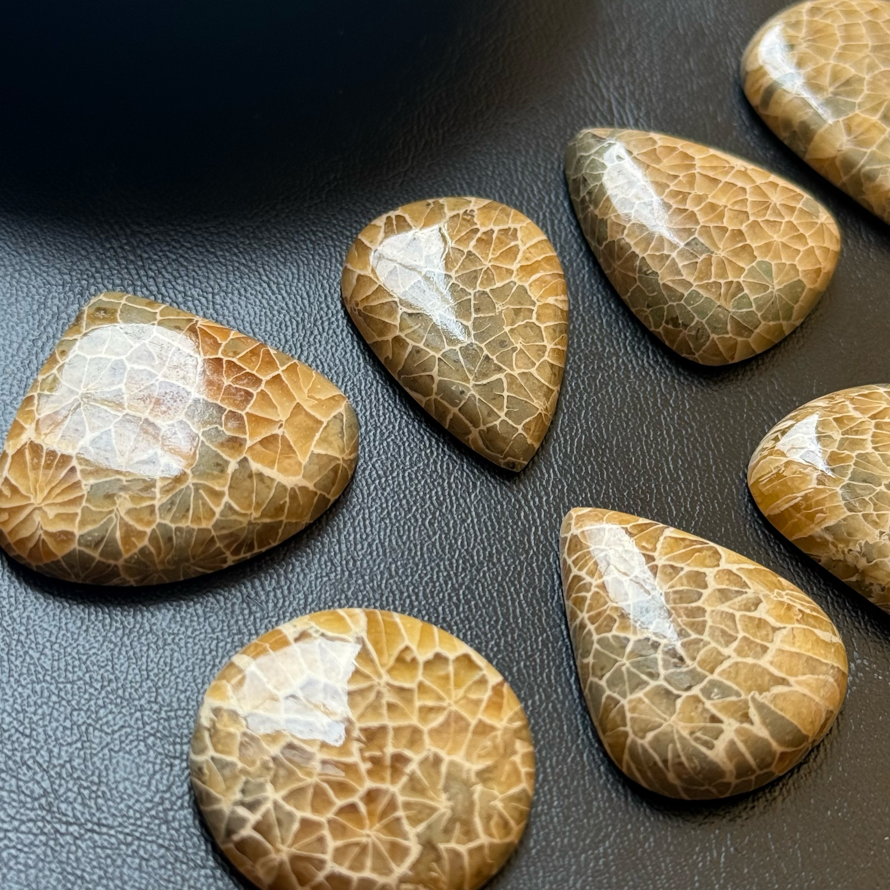[原石] 珊瑚玉 水晶蛋面 約 30x22x5mm
