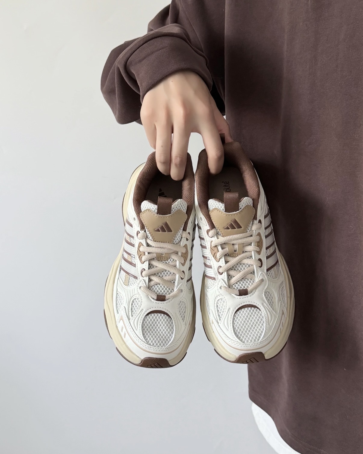 ADIDAS XLG FIN PULSE Q3 奶油榛果 奶油白 咖啡色 巧克力 老爹鞋 男女鞋 LA6805 / 預購