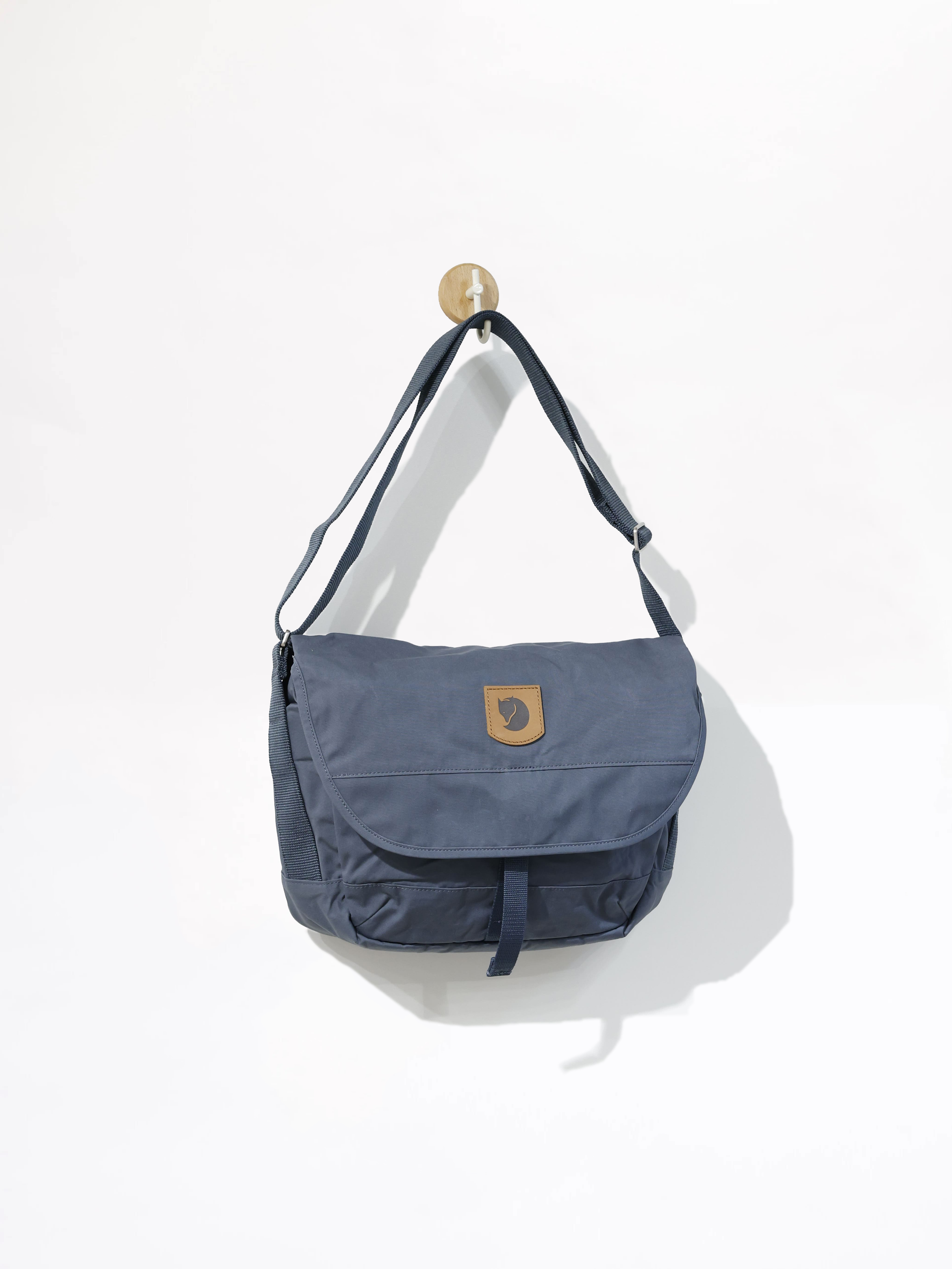 FJALLRAVEN 小狐狸 Greenland Shoulder Bag Small 單肩背包  FR23155