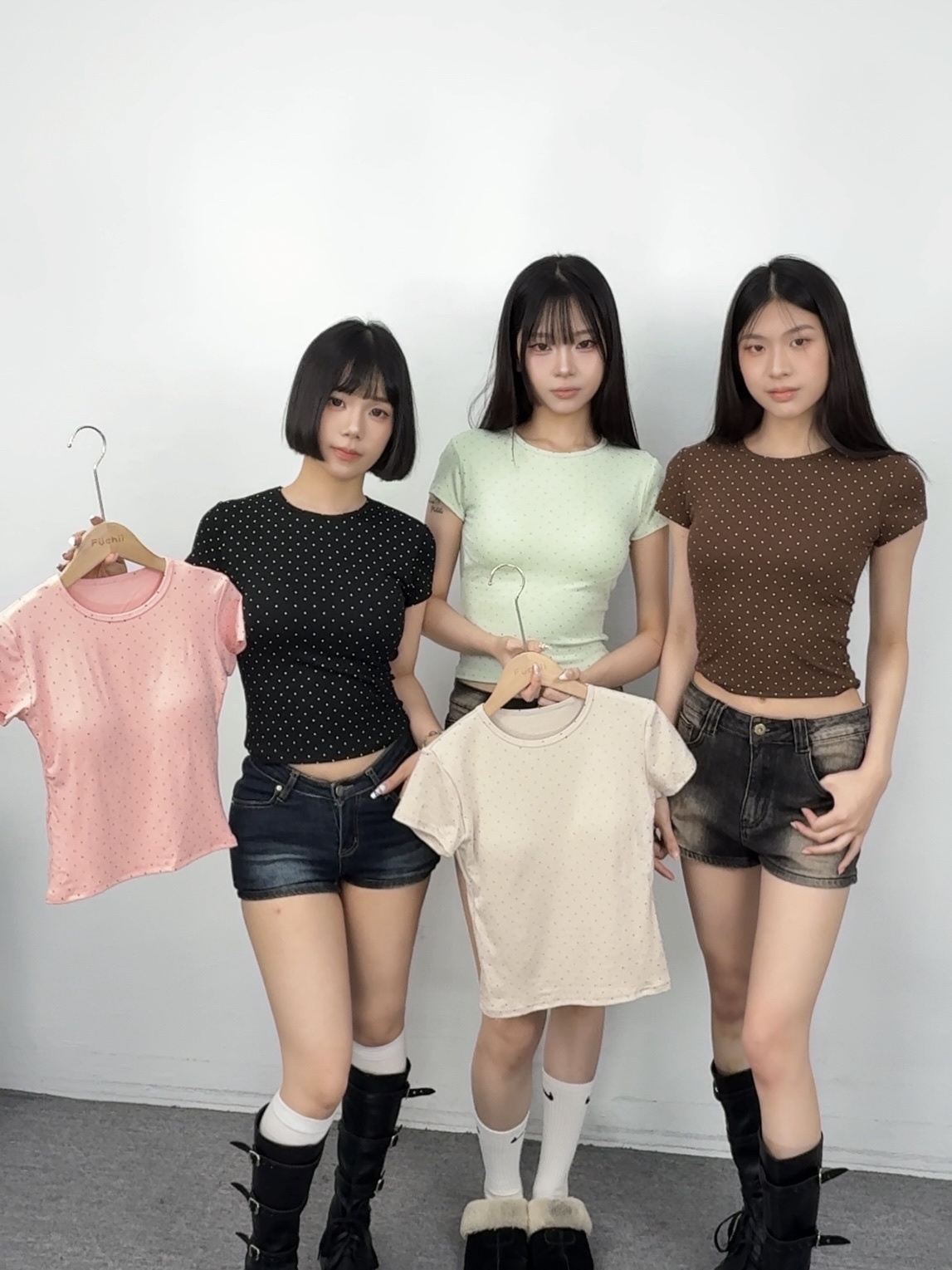 K81現貨波點胸墊上衣