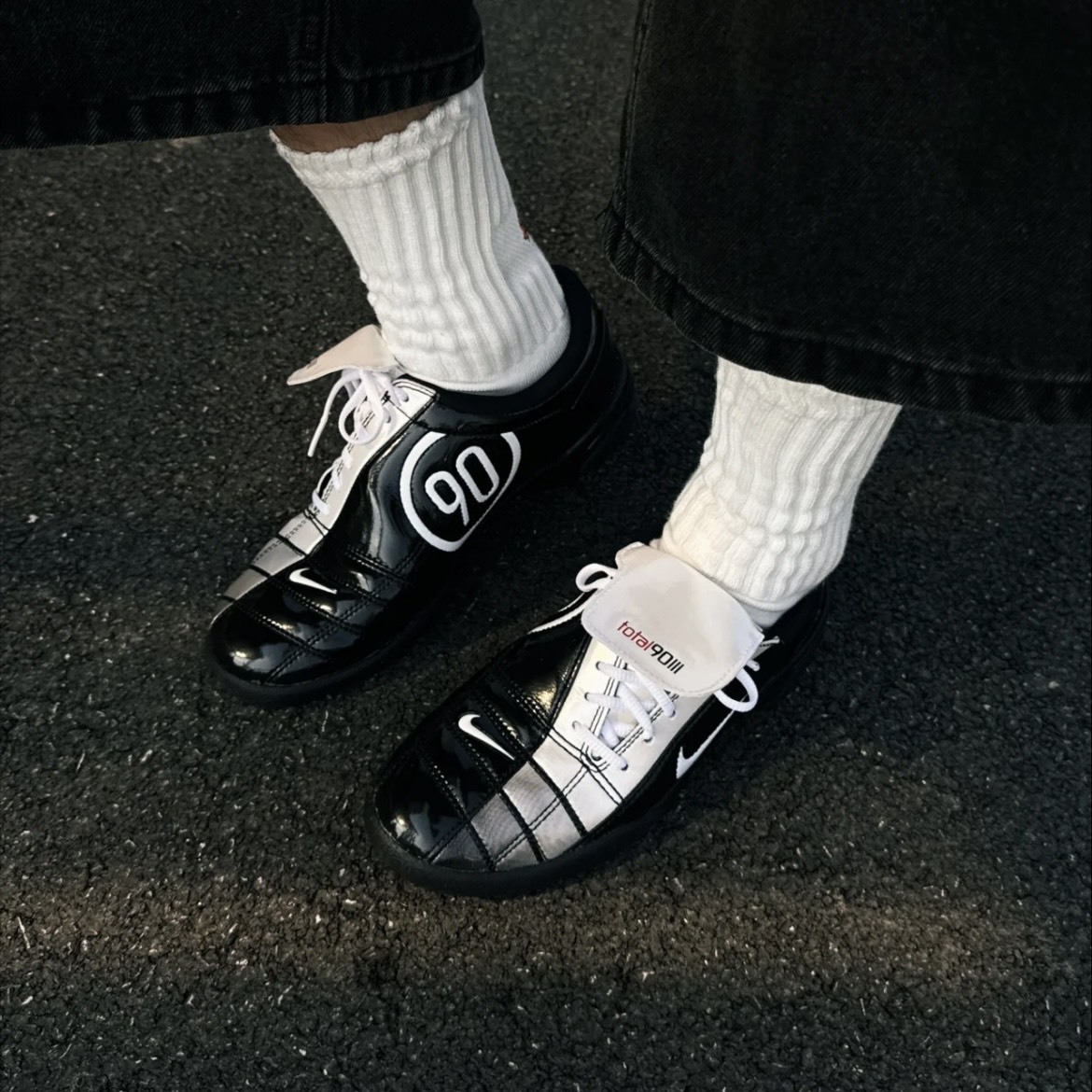 【代購】Nike Total 90 III SE 復古薄底足球鞋 黑白