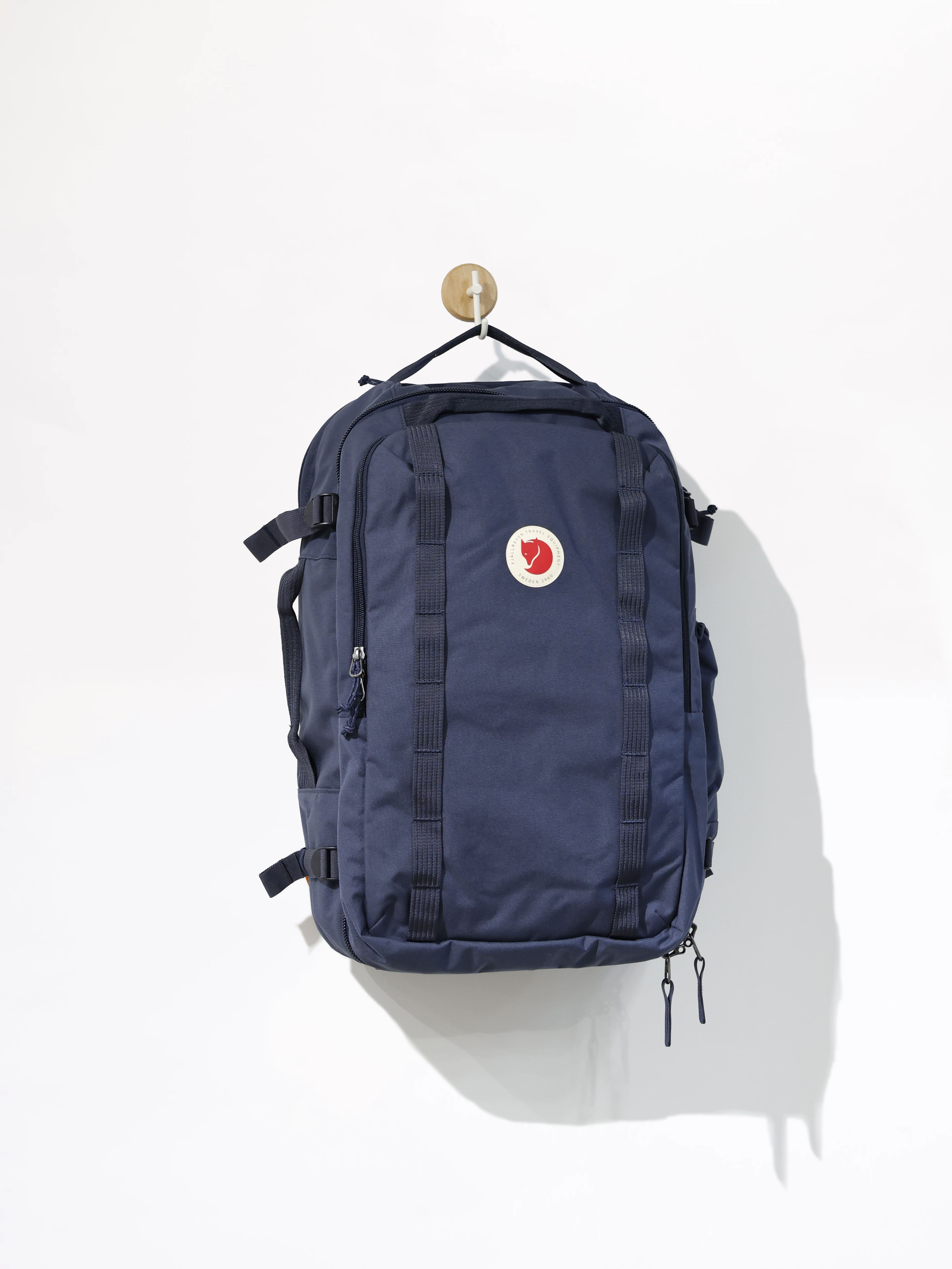 FJALLRAVEN 小狐狸 Farden Carry-On Pack 42L 旅行背包 FR23200303