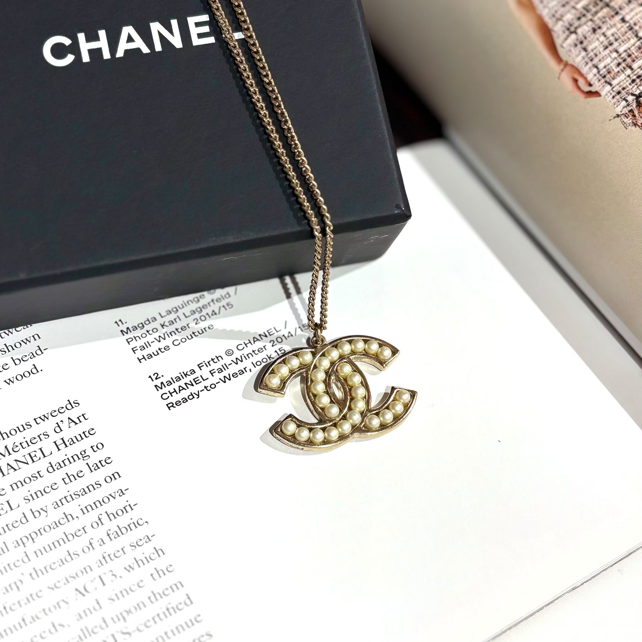 98%NEW二手CHANEL頸鏈60CM 淡金鏤空雙C LOGO 鑲幼珍珠, NECKLACE,香奈兒項鏈, #香榭站正品