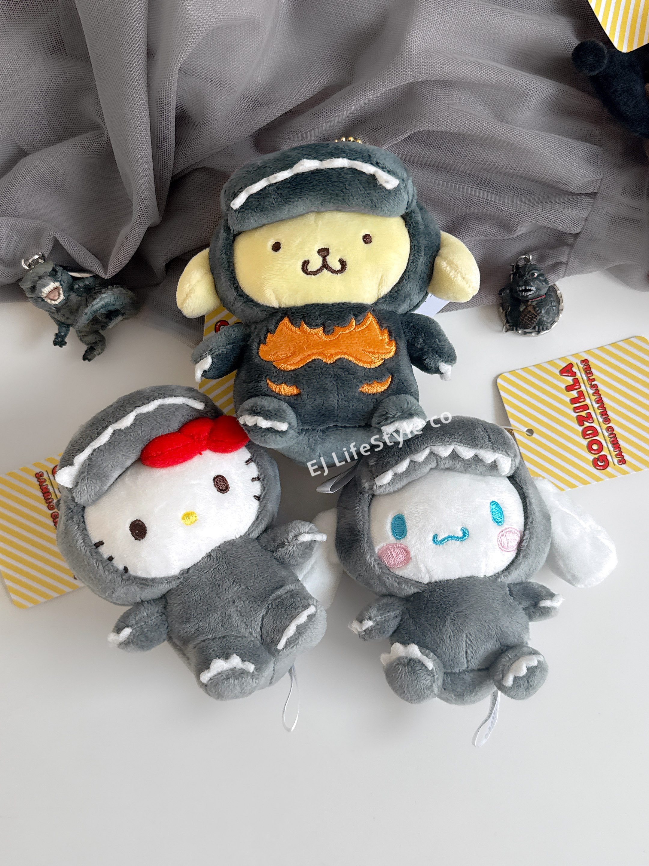 🇯🇵 GODZILLA x SANRIO 三麗鷗家族 哥吉拉聯名系列 HELLO KITTY 酷洛米 大耳狗 美樂蒂 布丁狗 彼安諾 吊飾 鑰匙圈 / 現貨