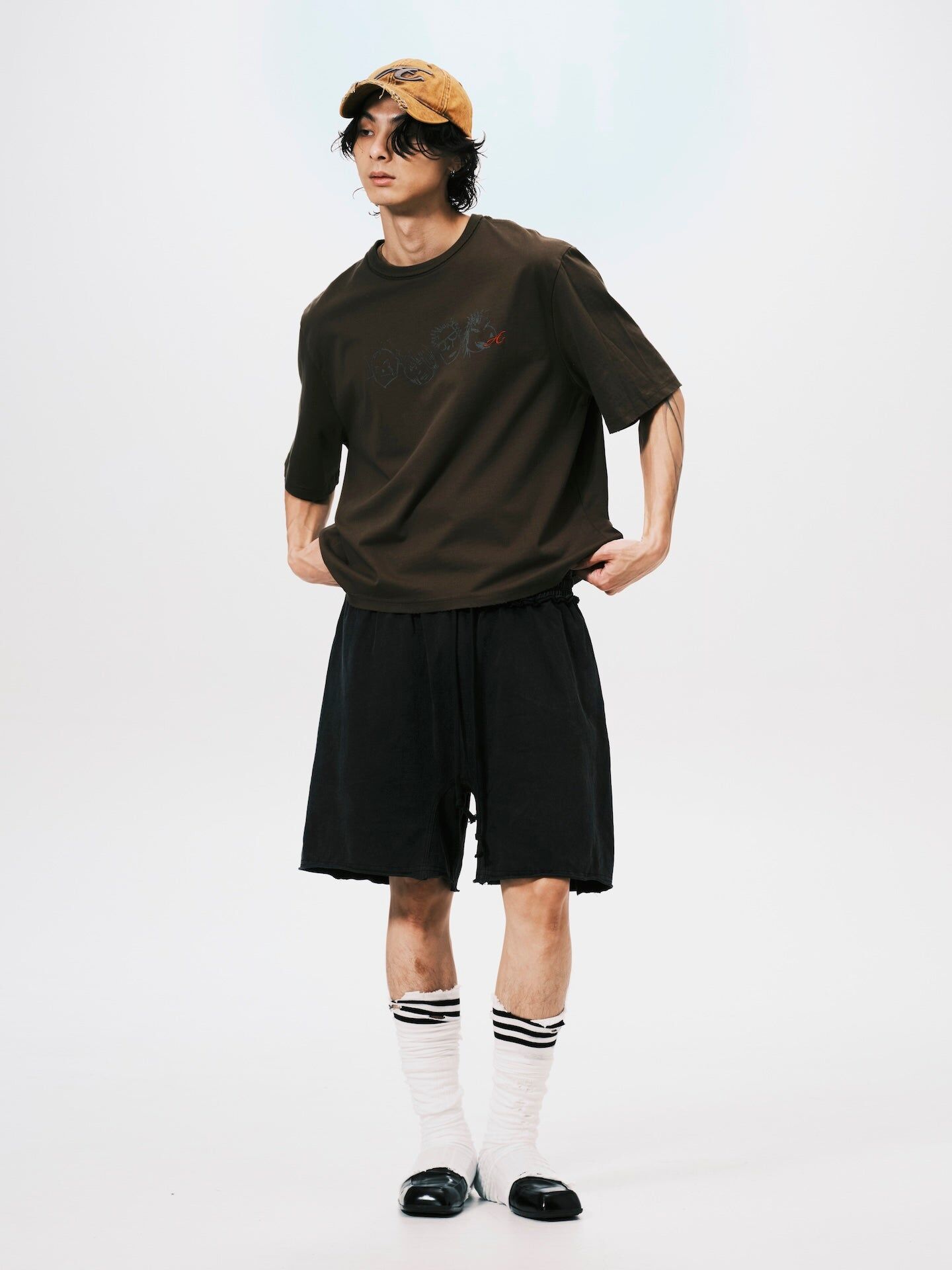 ANOWHEREMAN｜Team Print Cropped Tee (Olive)