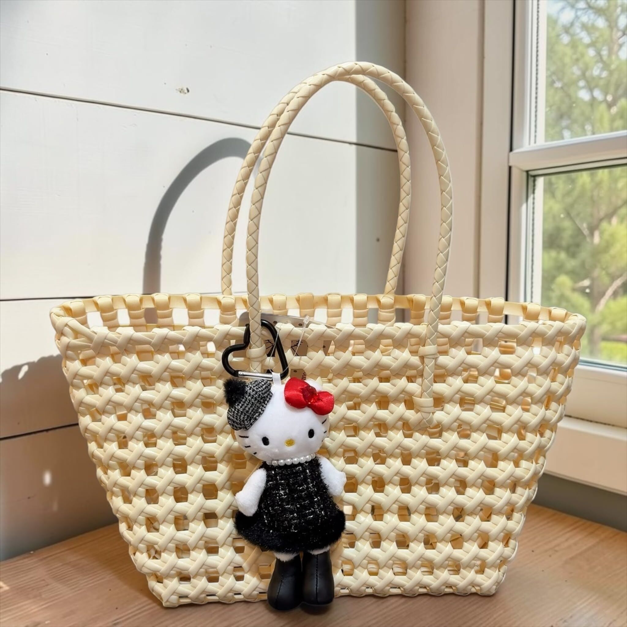 25147 Sanrio Hello Kitty 長腿系列掛飾 D 黑色絨毛裙 #JP-NIC25-KT55-14