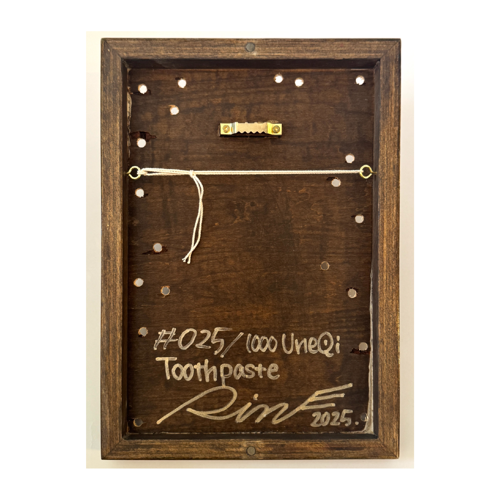 #025 Toothpaste