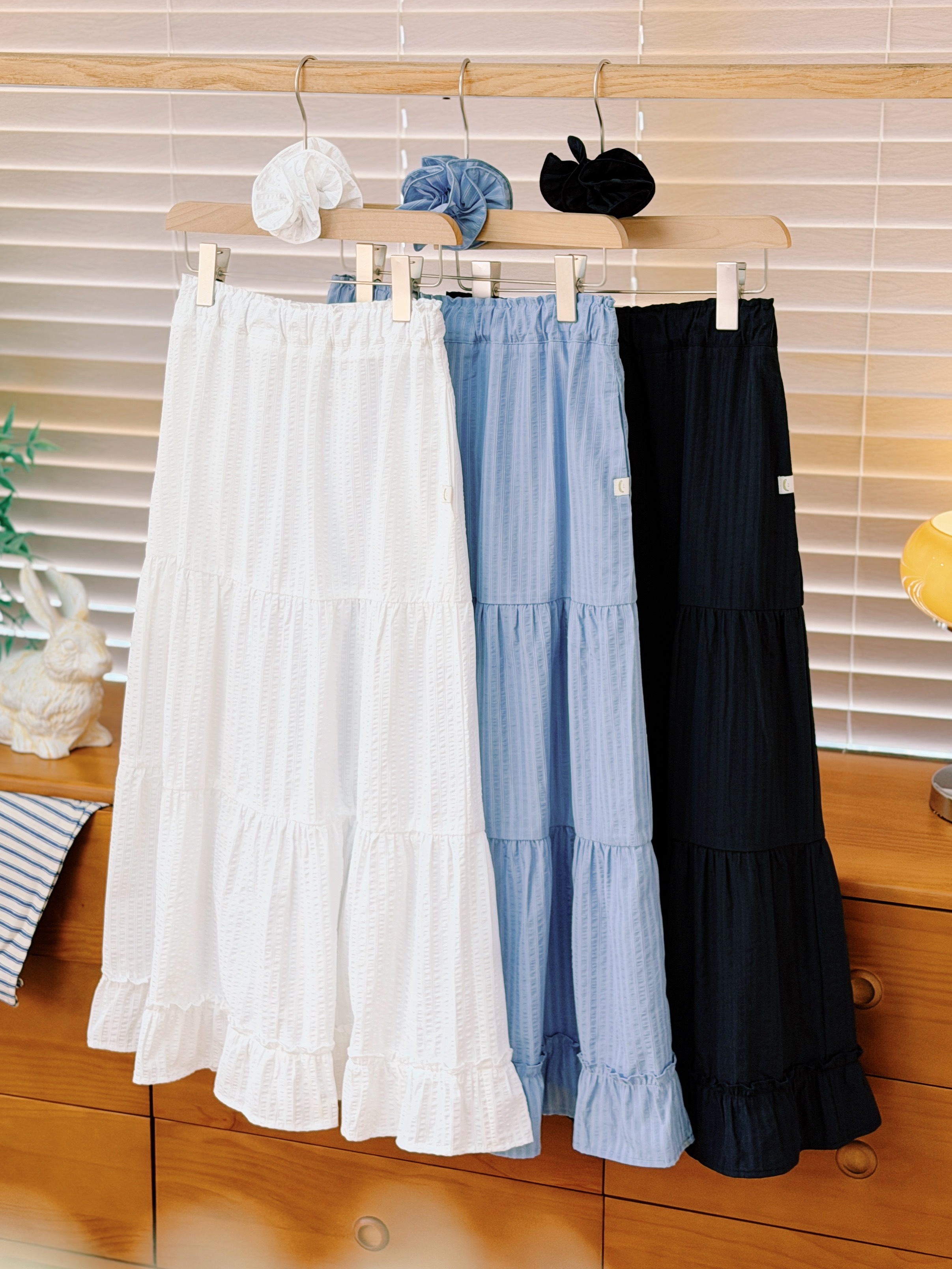 三色 /【附髮圈】暗條紋蛋糕半身長裙 / Textured Stripe Tiered Skirt With Matching Scrunchie