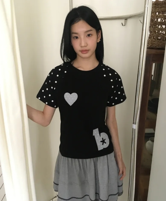 （現貨）韓牌 BAUF Angel Wing 愛心 天使 貼布 修身 短T BAUF09