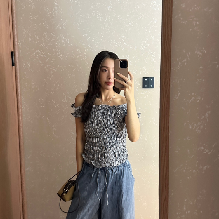 𝗝𝘂𝗻.𝟮𝟰/2623-微辣斜肩褶皺上衣(三色)